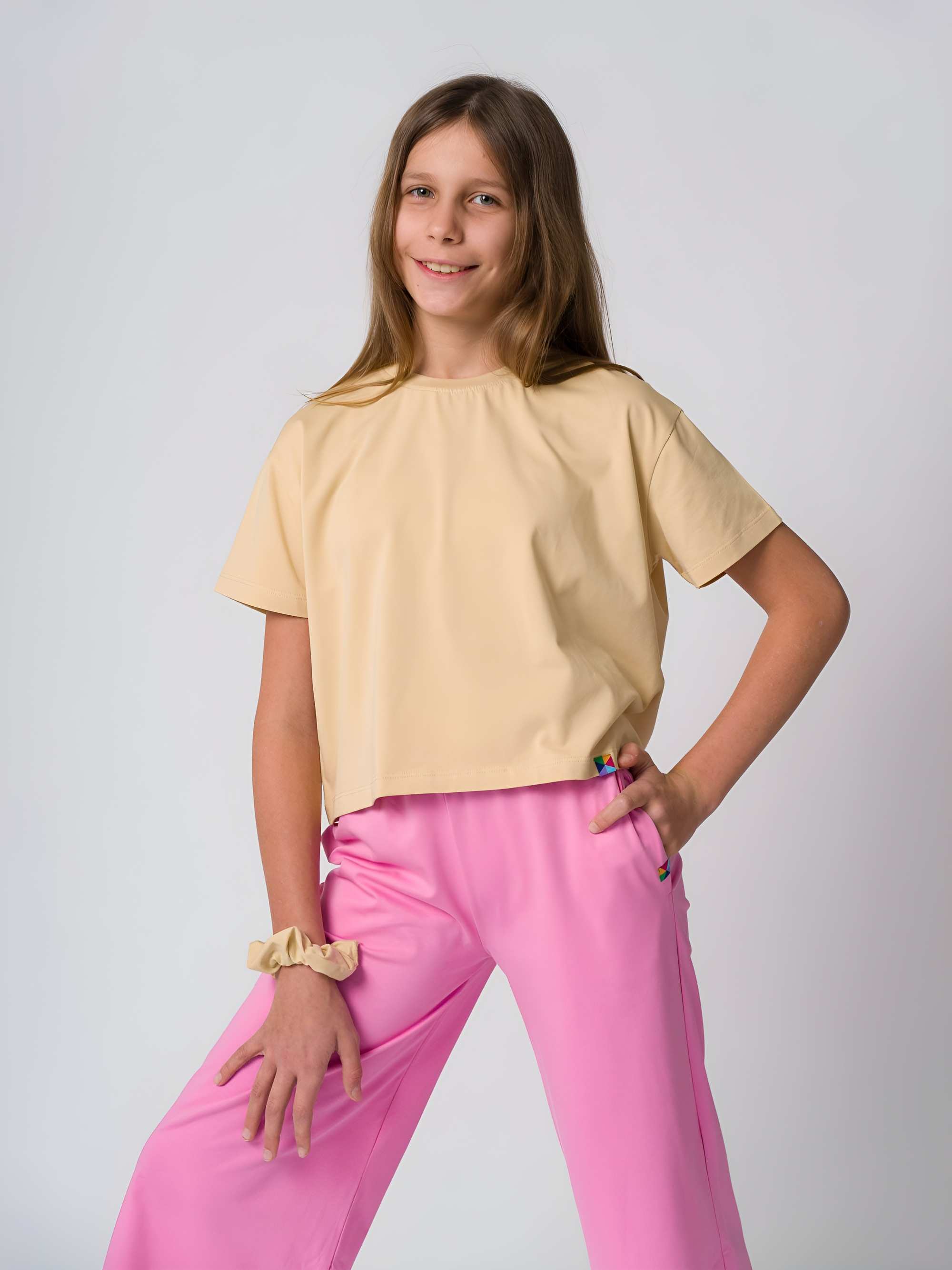 Beżowy t-shirt o luźnym kroju Junior
