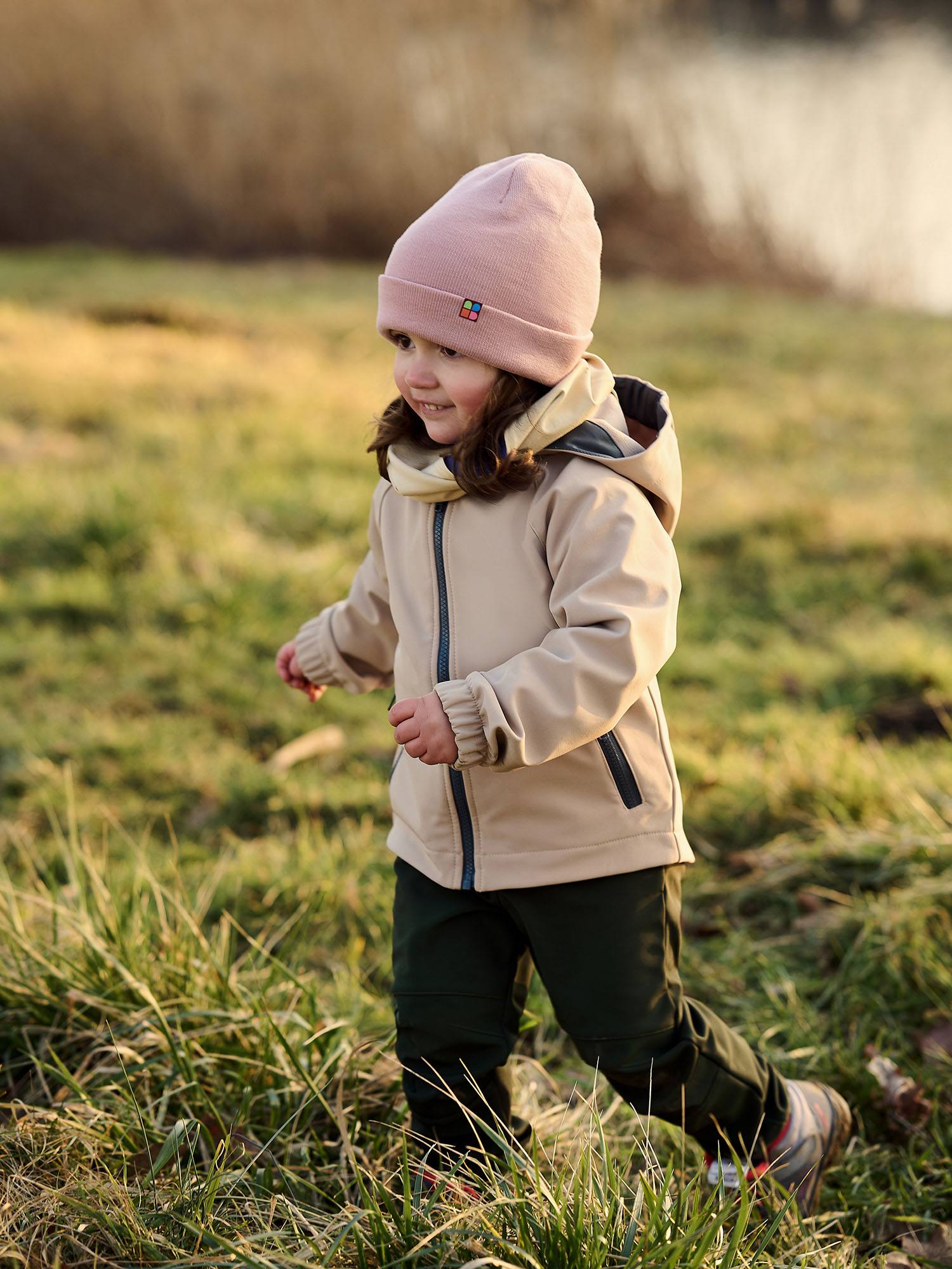 Beżowa kurtka softshell