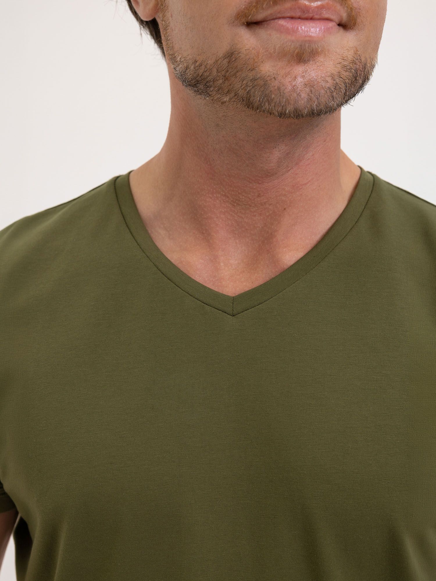 Khaki t-shirt w serek męski