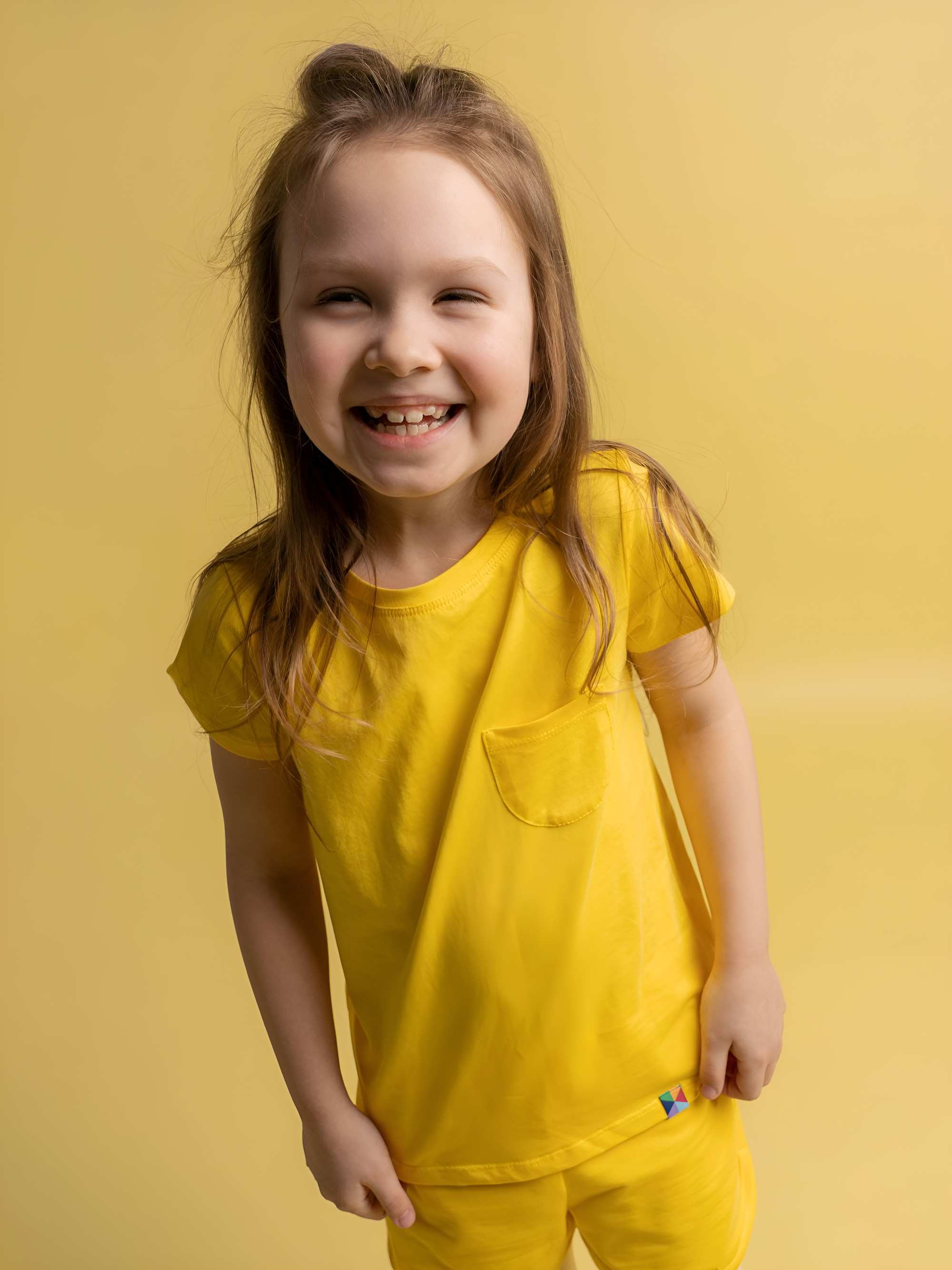 Żółty T-shirt z kieszonką
