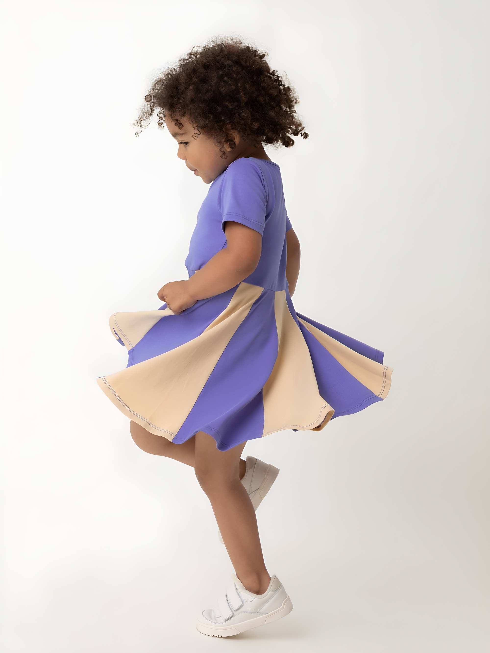 Very peri - beige short sleeve dress with colorful ruffle