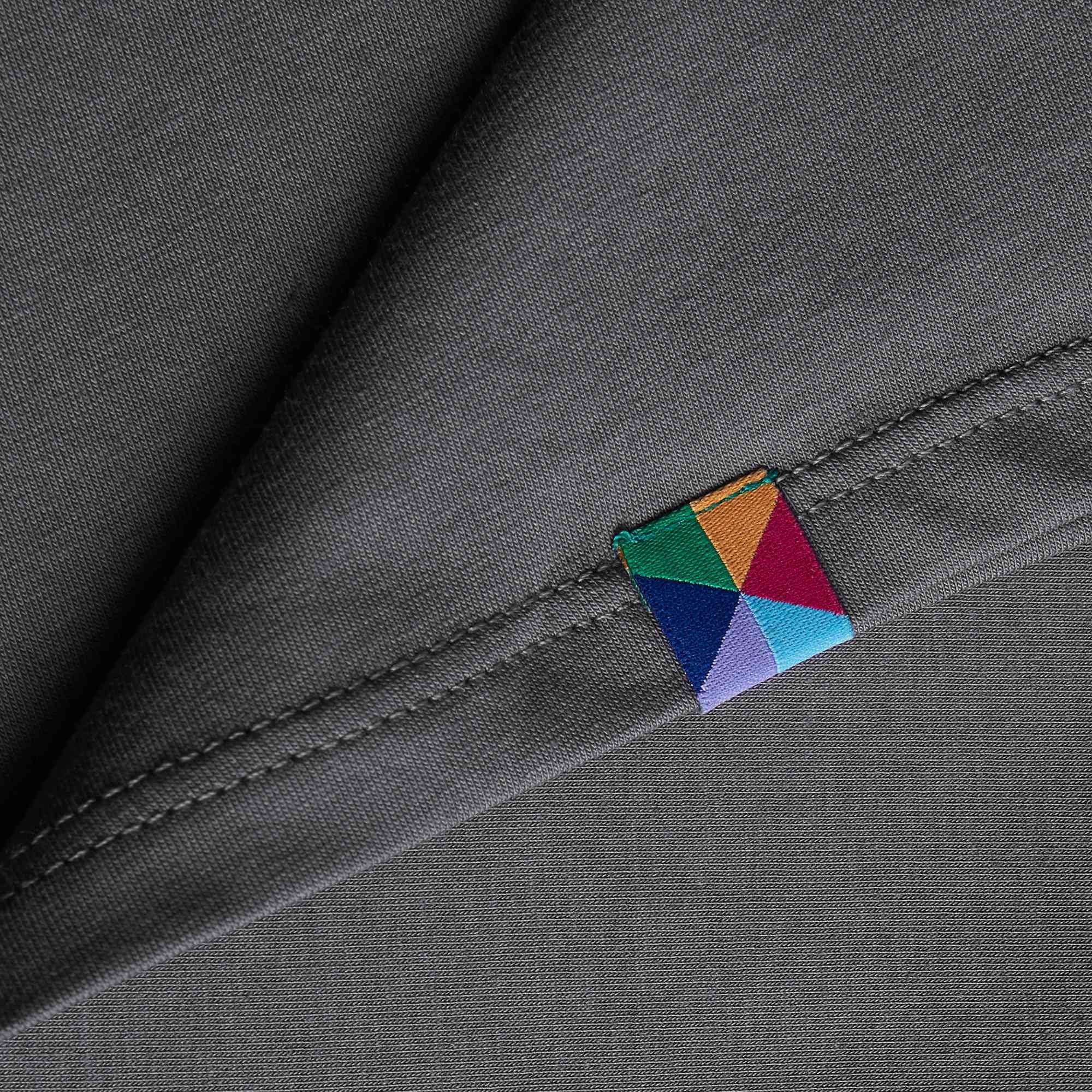 Grafitowy T-shirt