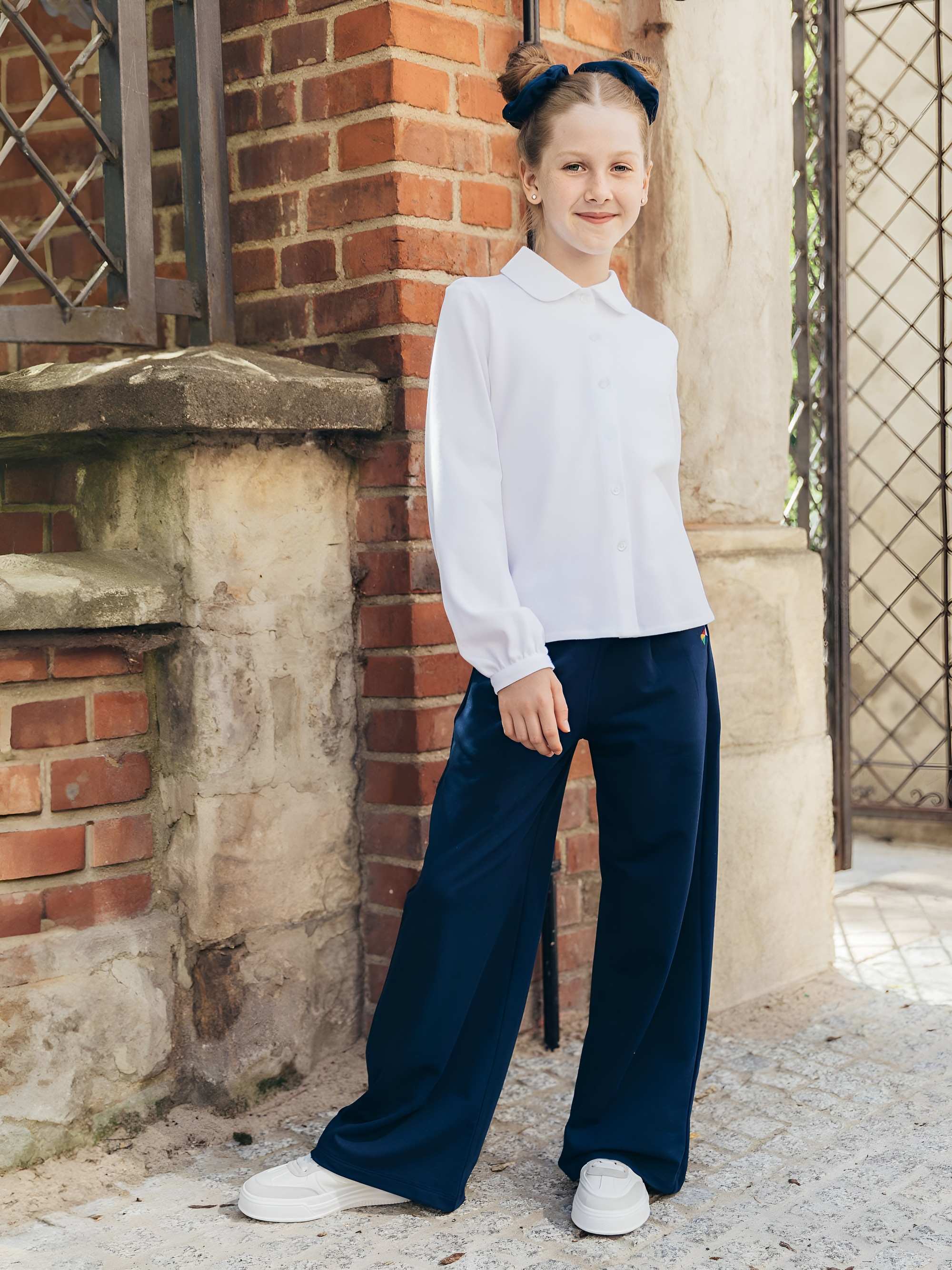 Biała koszula z okrągłym kołnierzykiem Junior