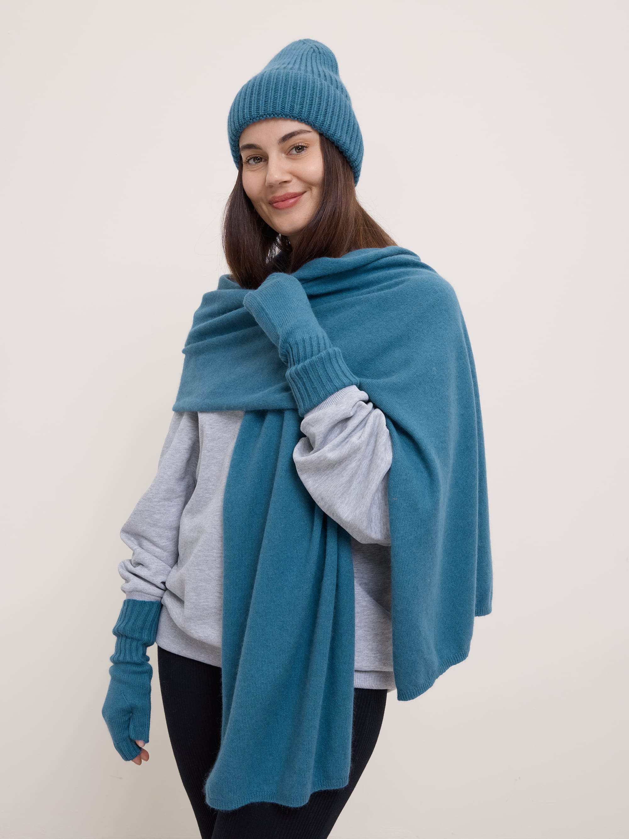 Dark blue cashmere Chunky Knit Beanie with Cashmere