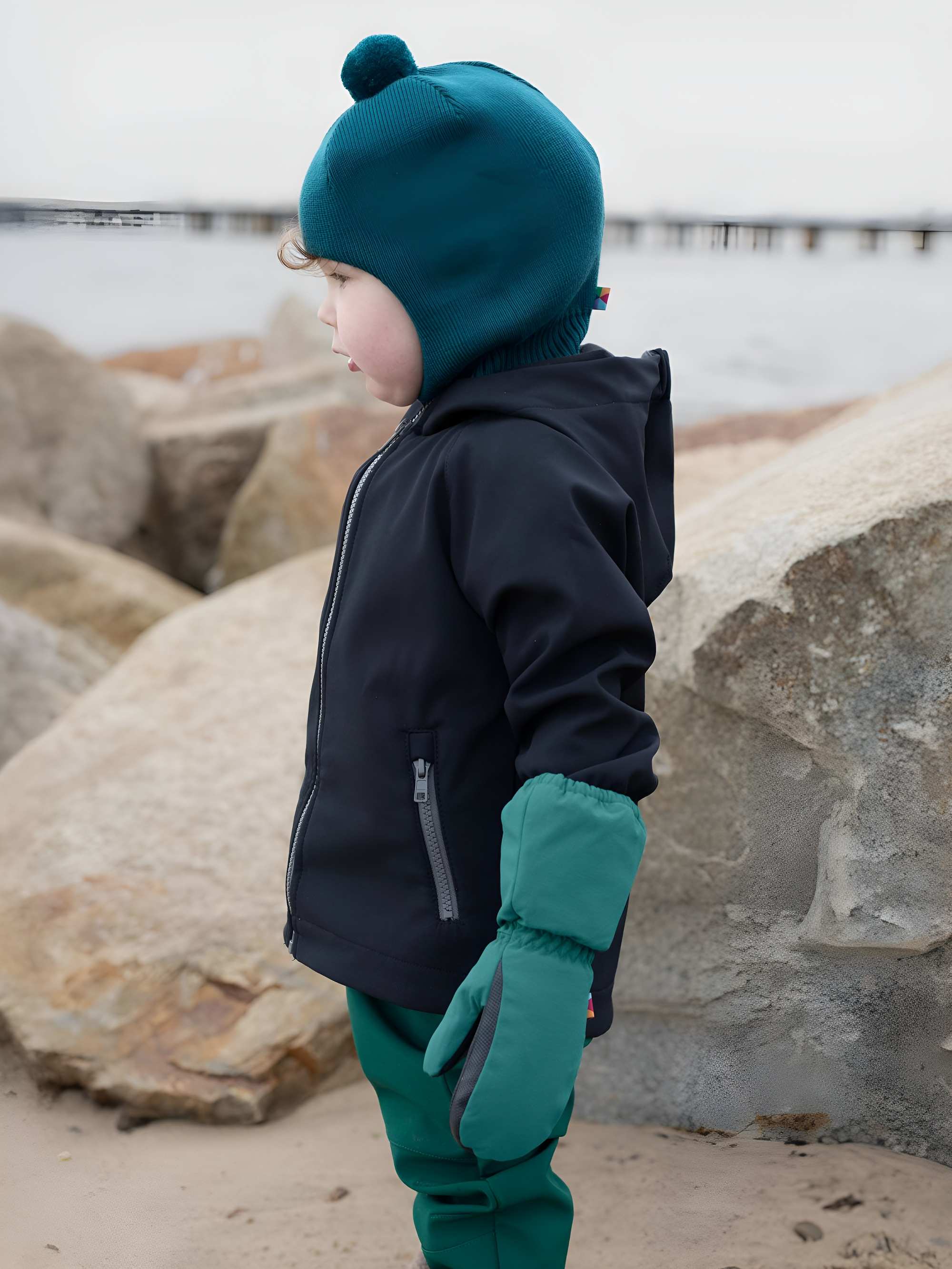 Czarna kurtka softshell niemowlęca
