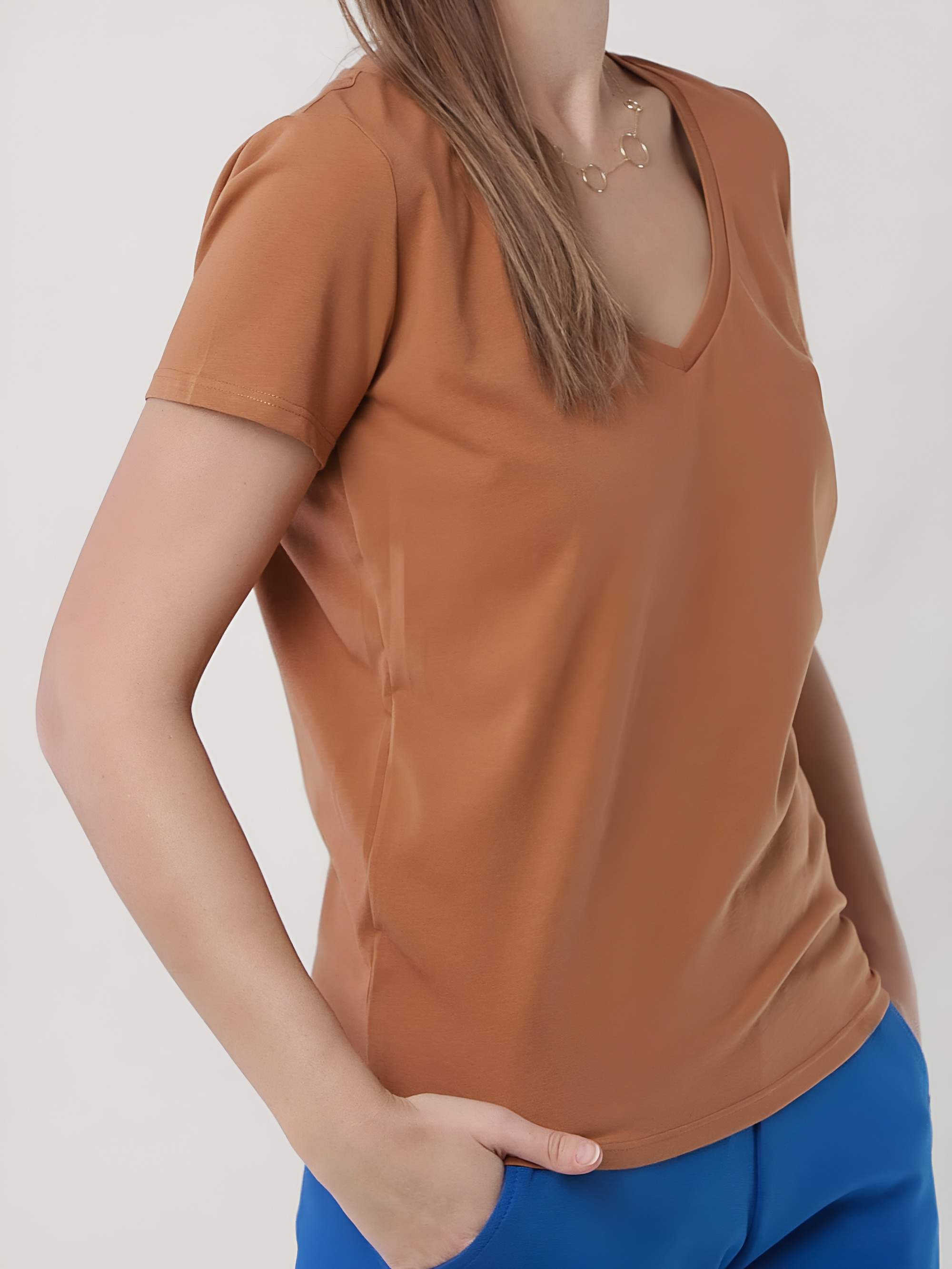 Karmelowy T-shirt damski