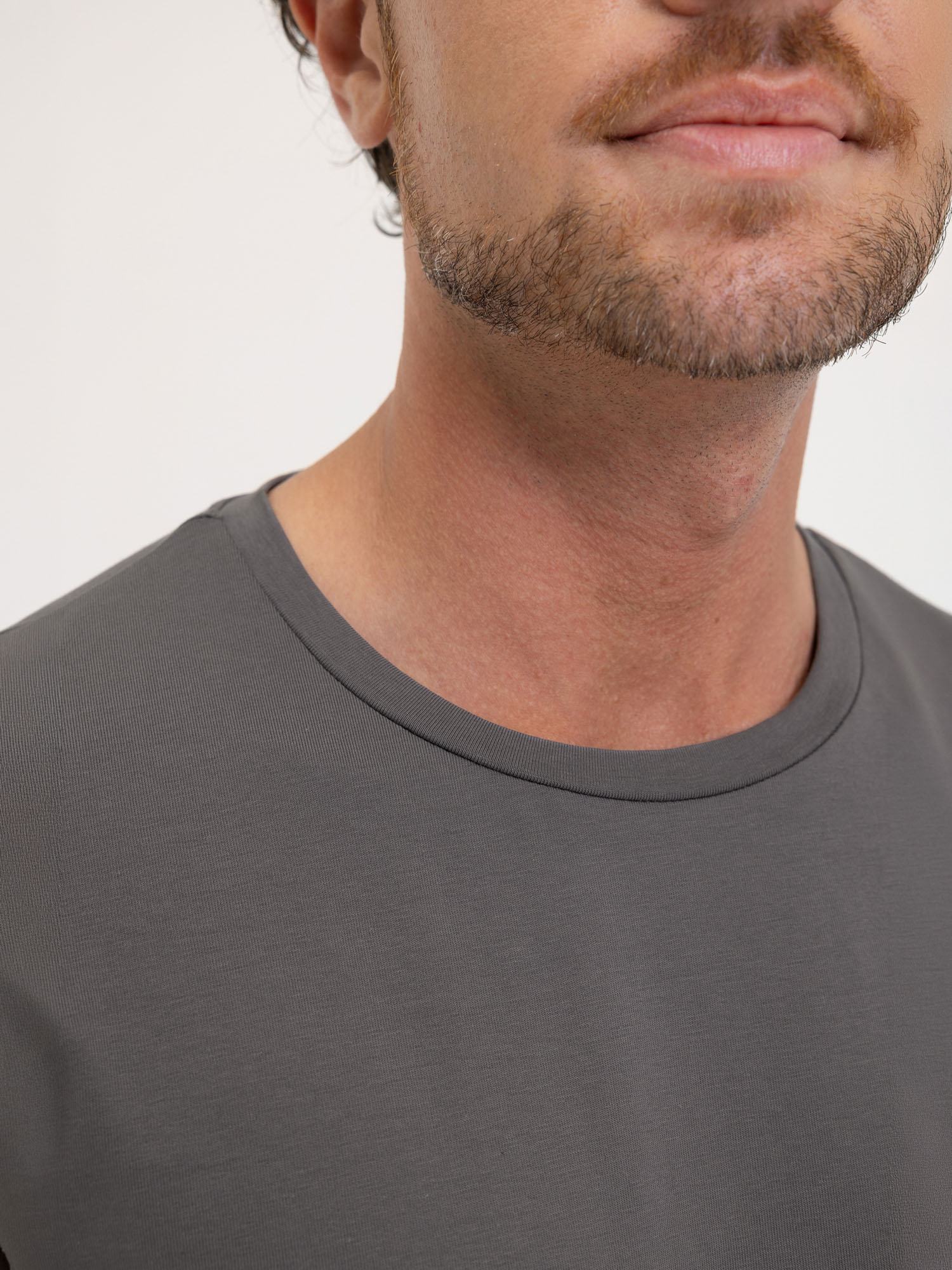 Grafitowy T-shirt męski