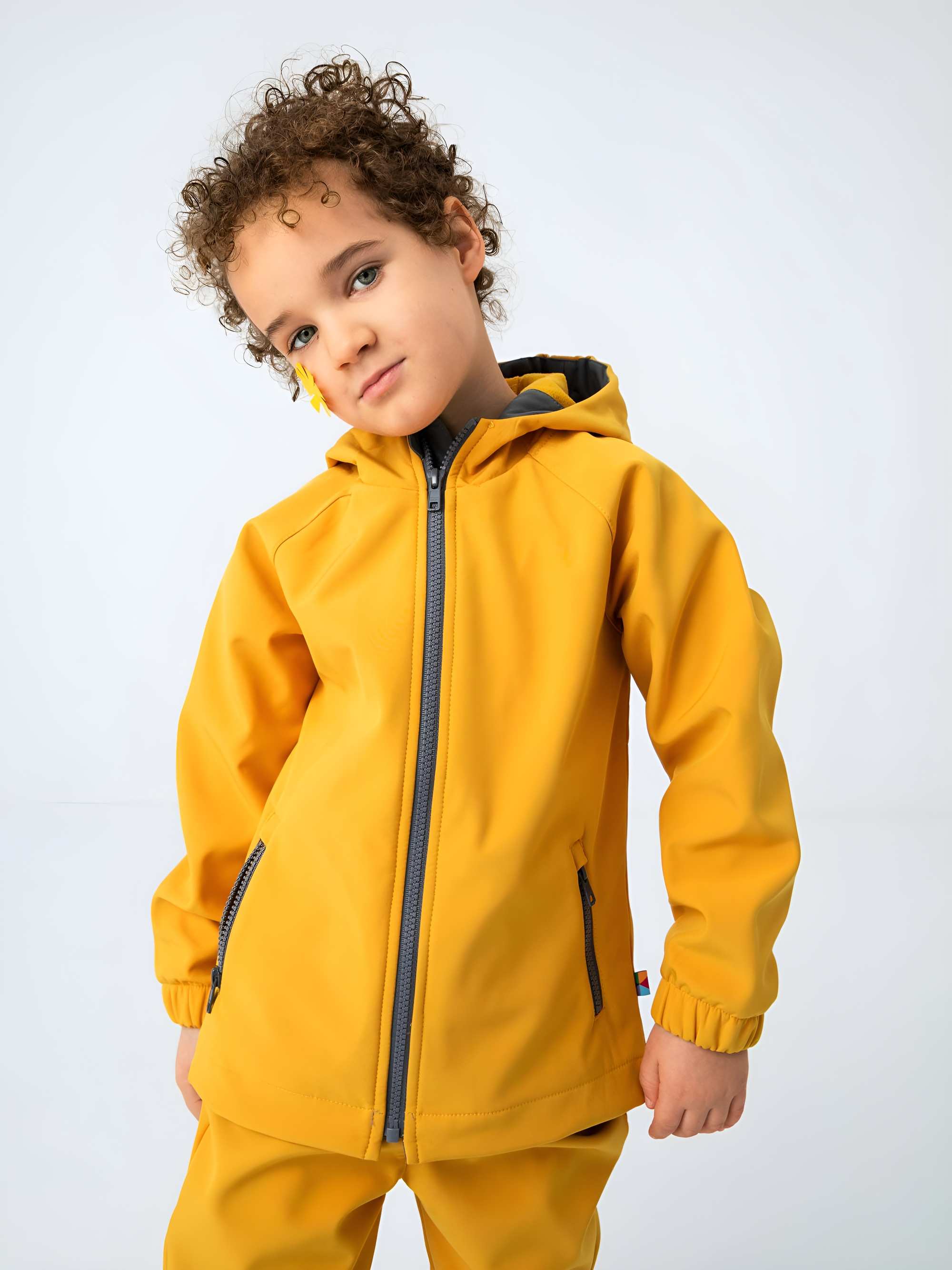 Musztardowa kurtka softshell