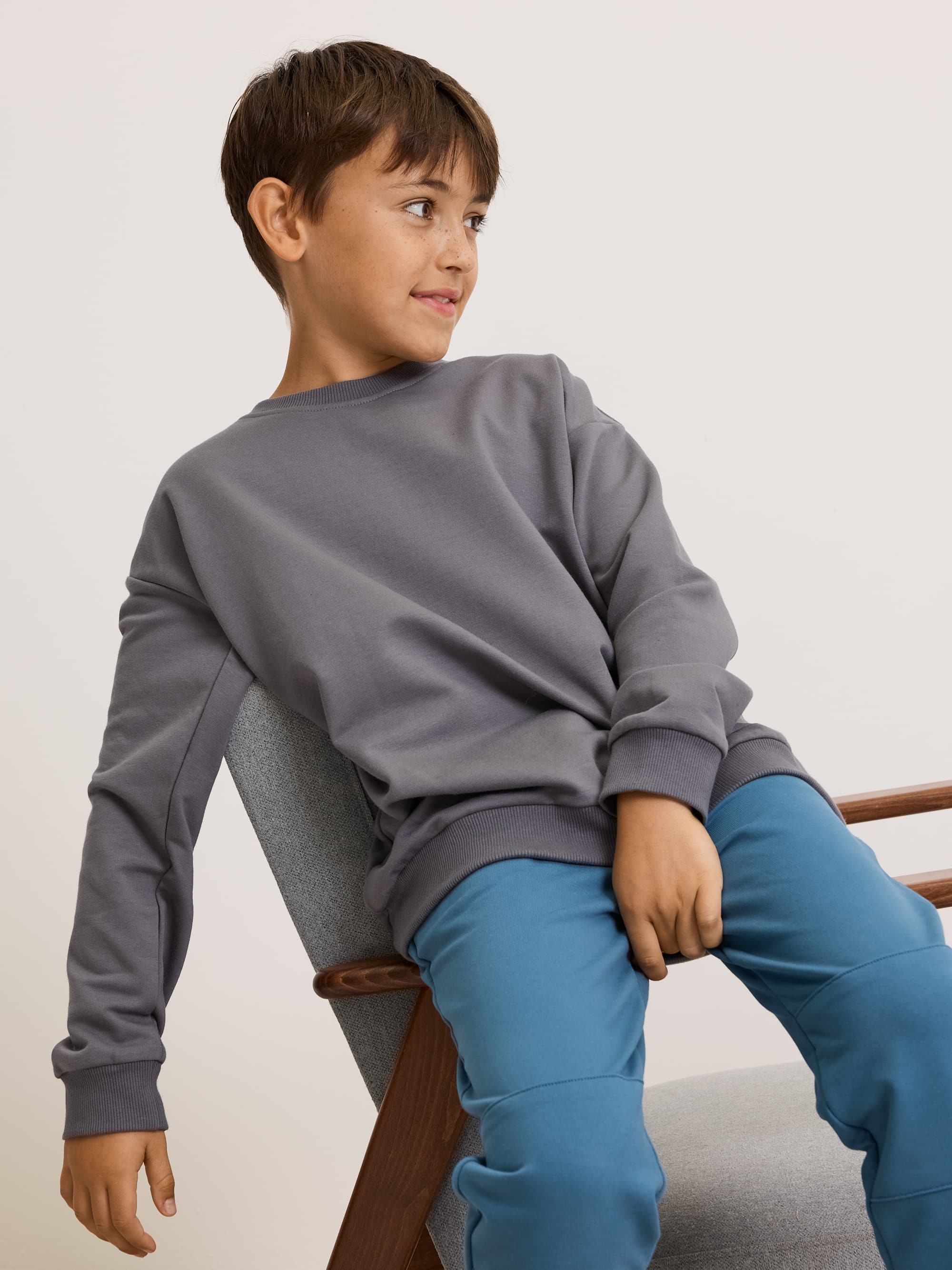 Graphite fleece-lined sweatshirt