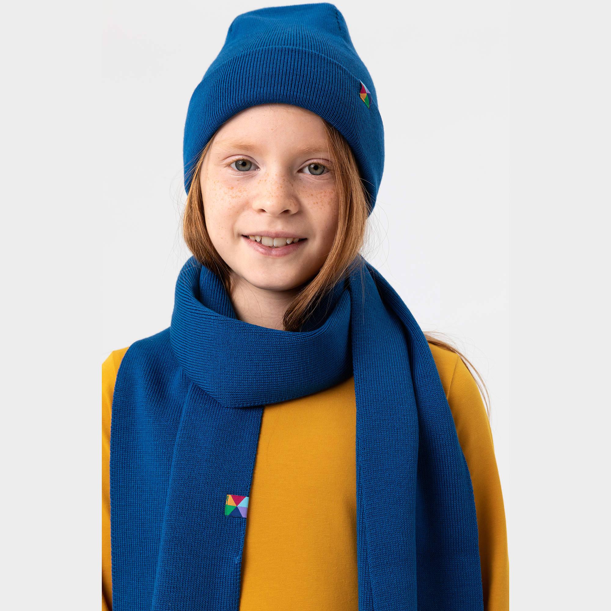 Niebieska czapka z wełny merino o drobnym splocie