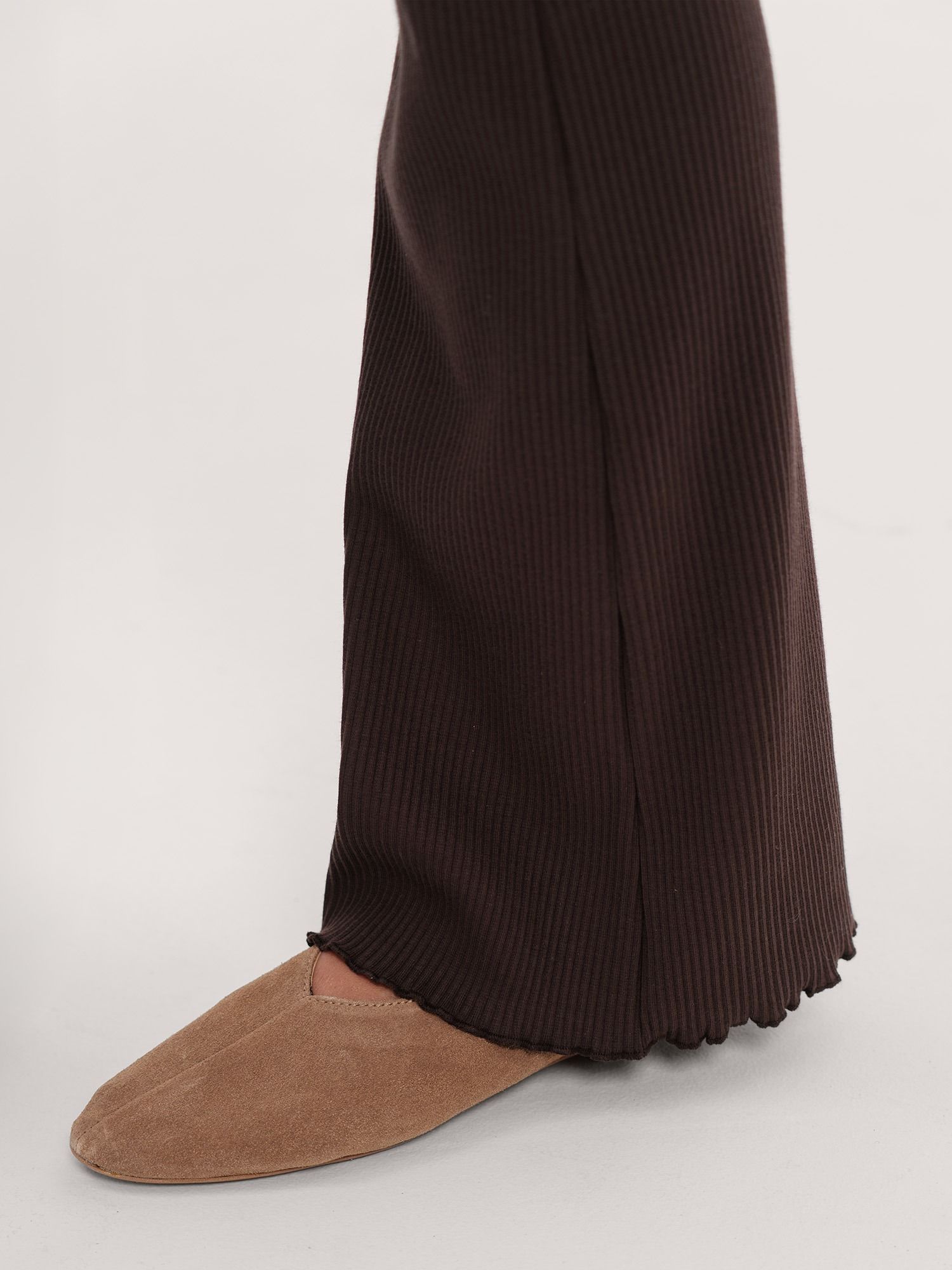 Ciemno brązowe dzwony z dzianiny w prążek damskie SHORT