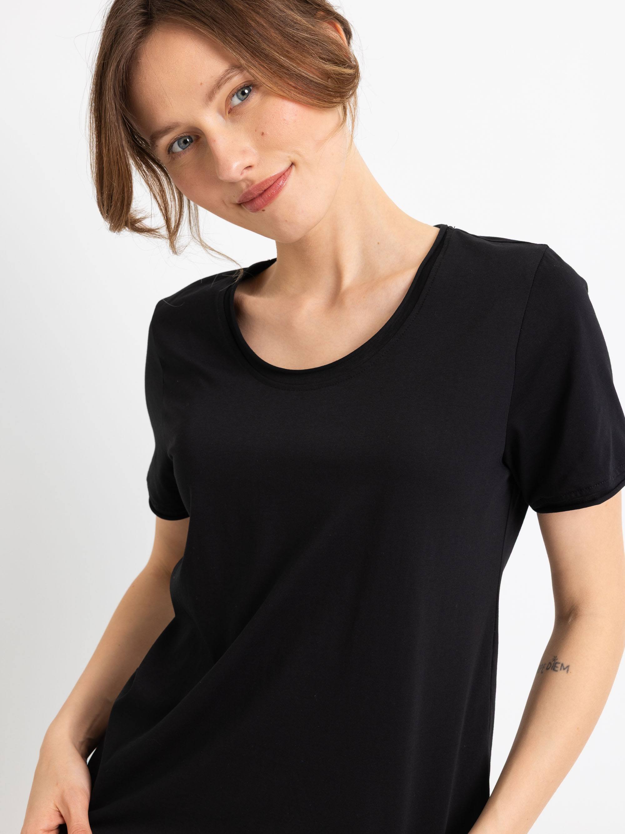 Czarny T-shirt z cienkiej dzianiny damski