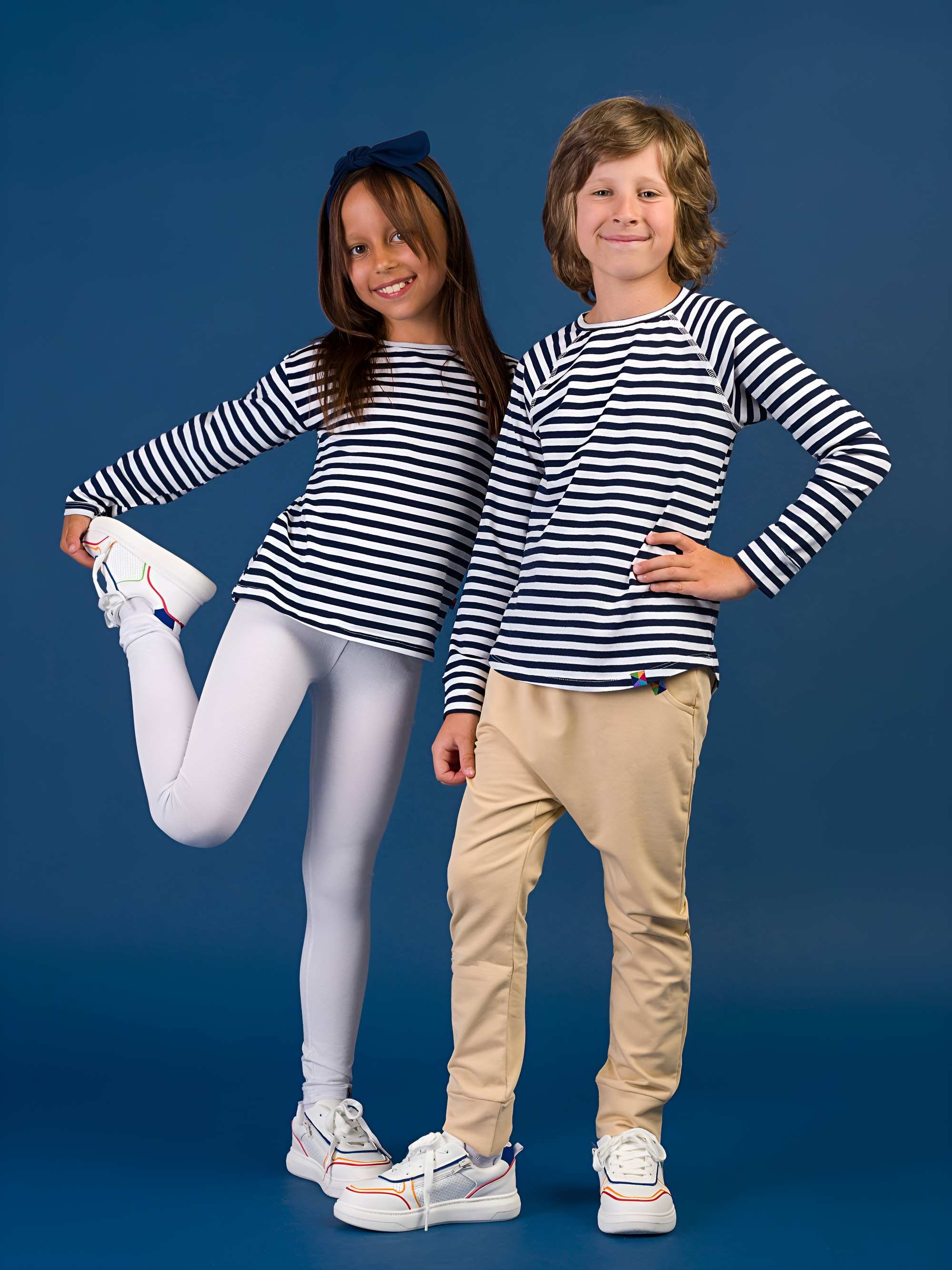 Białe legginsy