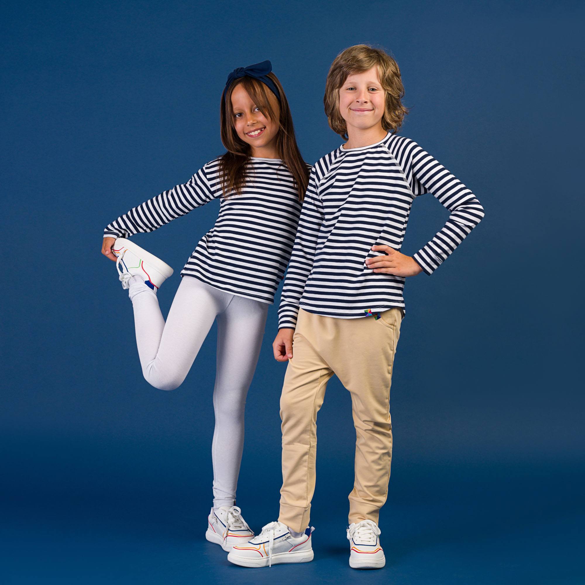 Białe legginsy