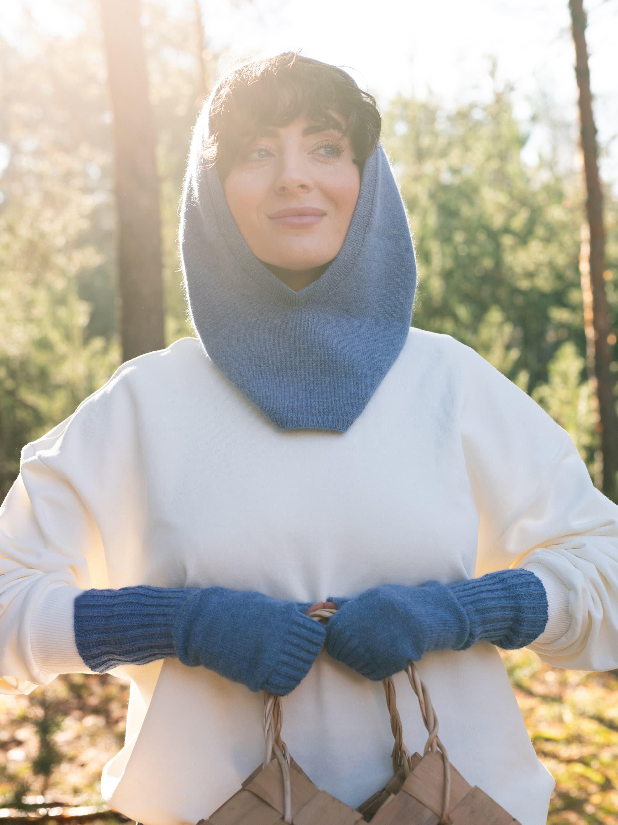Blue cashmere wool fingerless gloves with cashmere