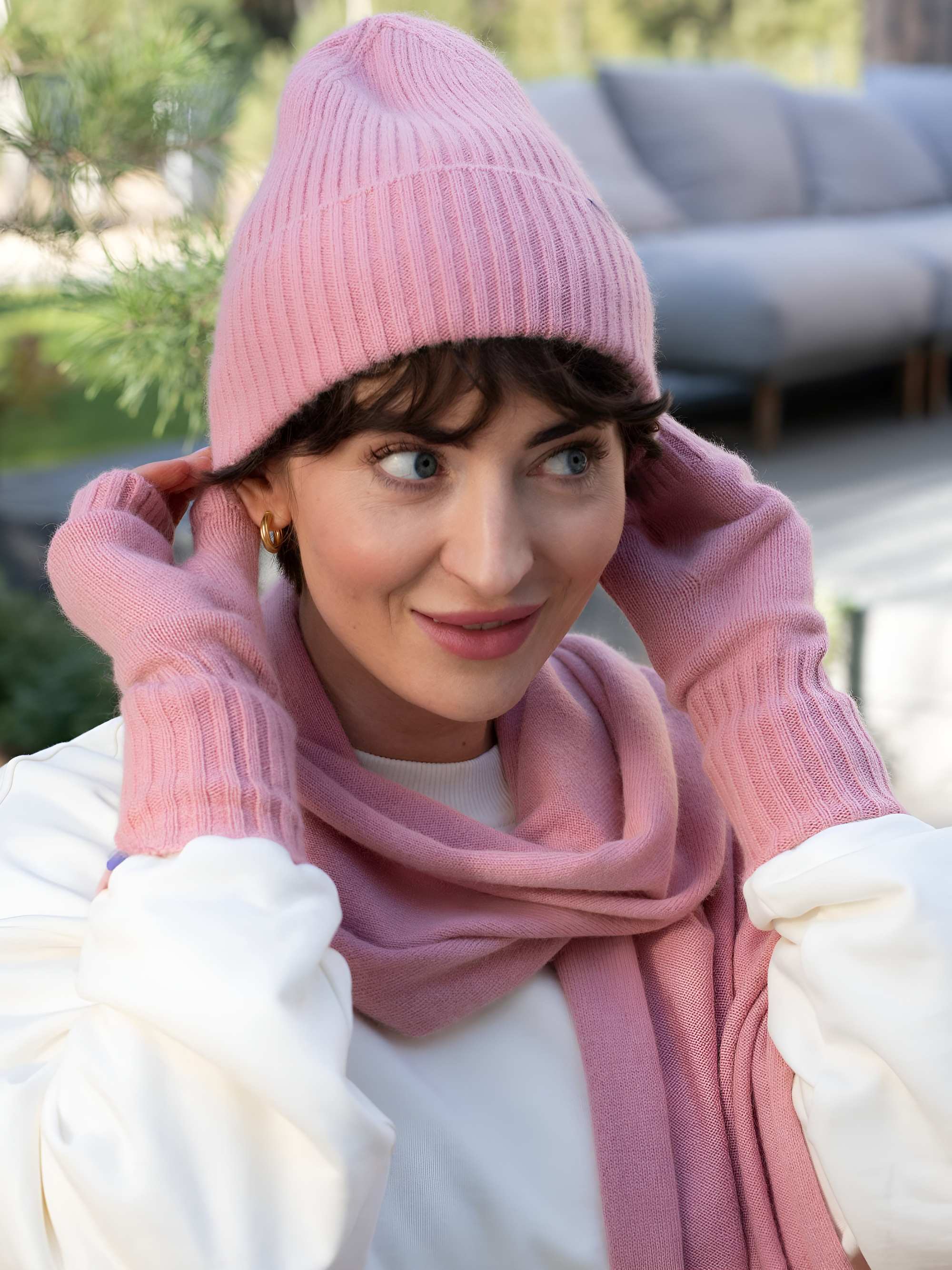 Dusty pink cashmere wool hat with cashmere