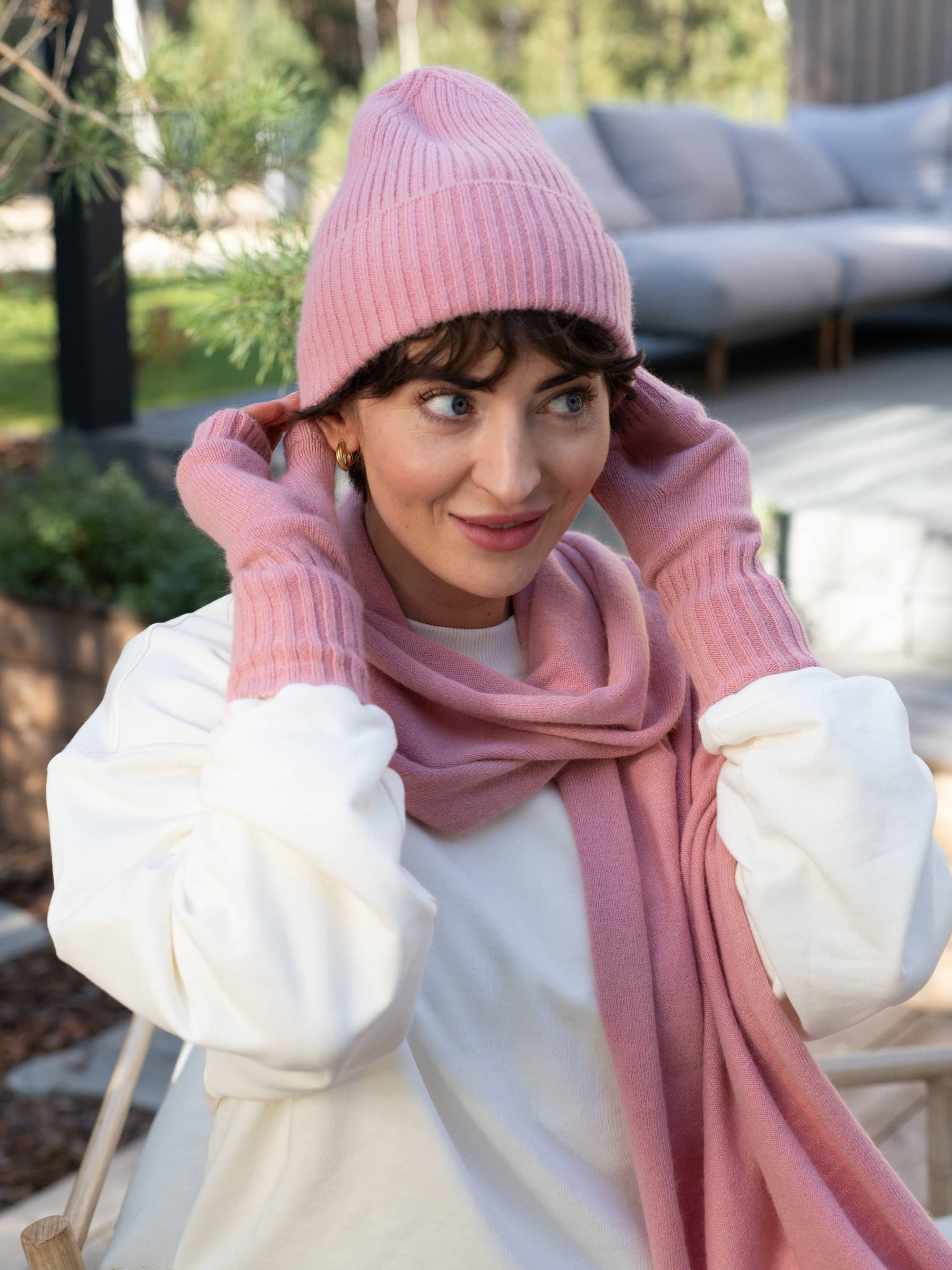 Dusty pink cashmere wool hat with cashmere