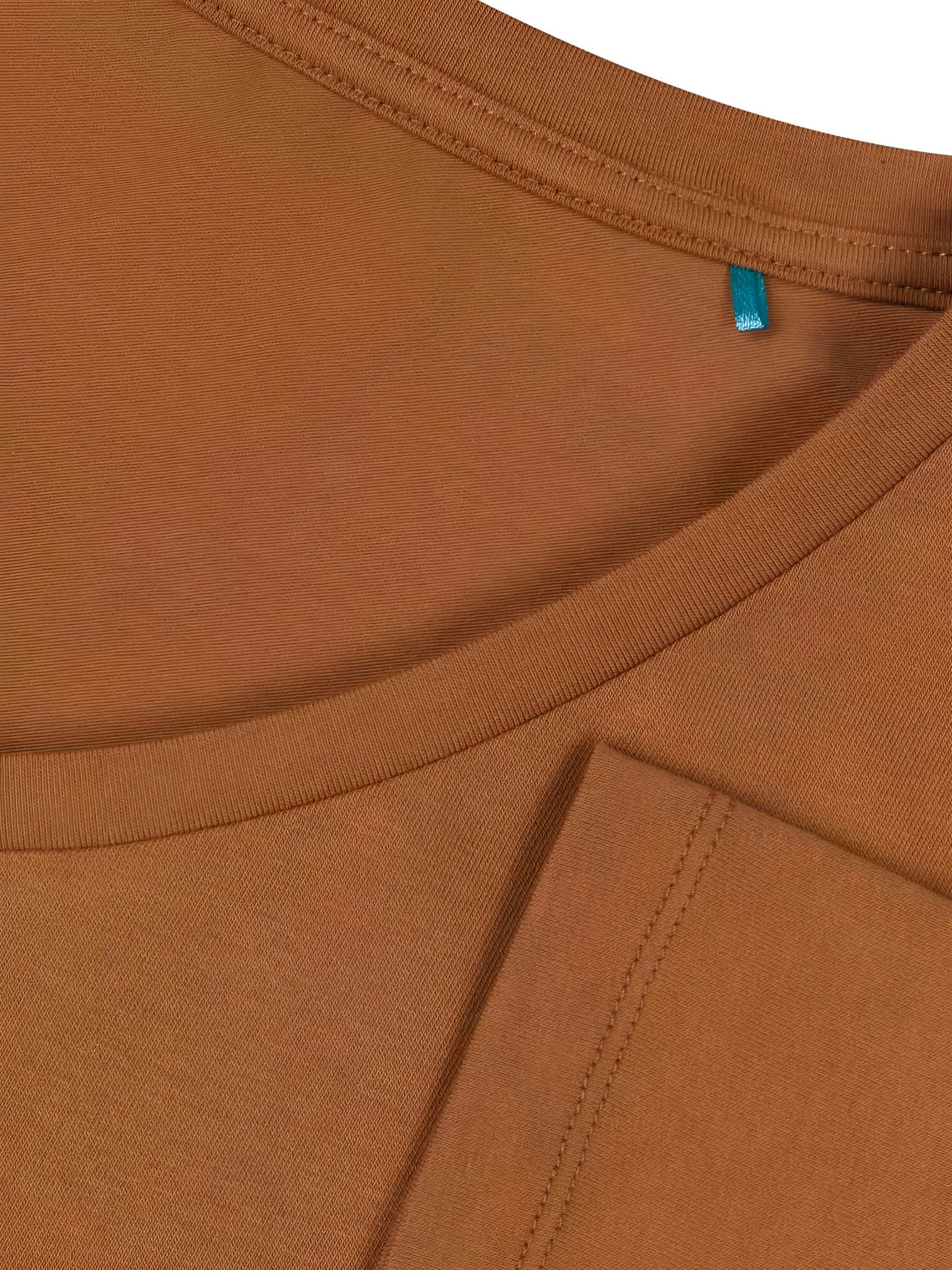 Karmelowy t-shirt w serek męski