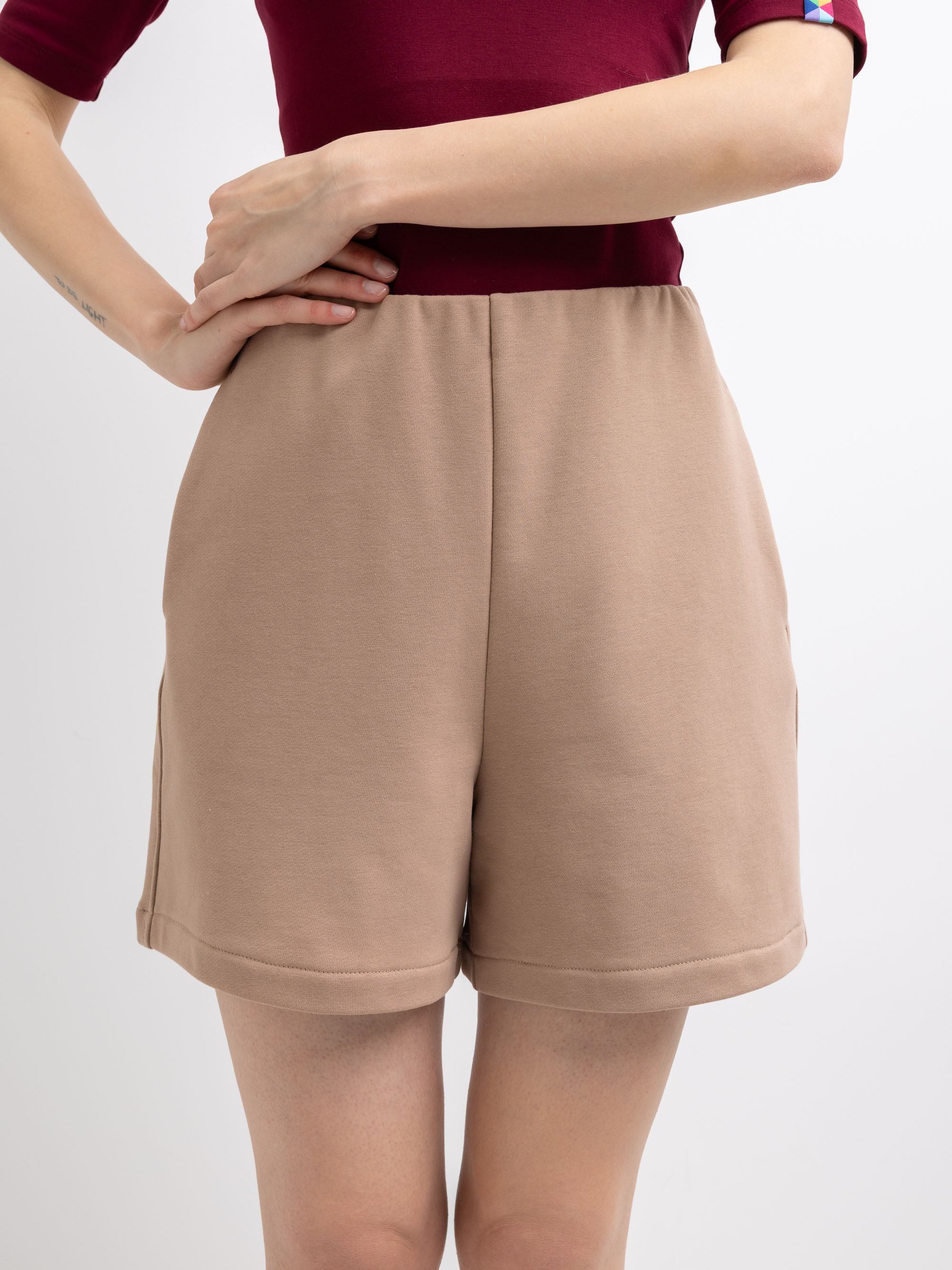Mocha mousse szorty dresowe damskie