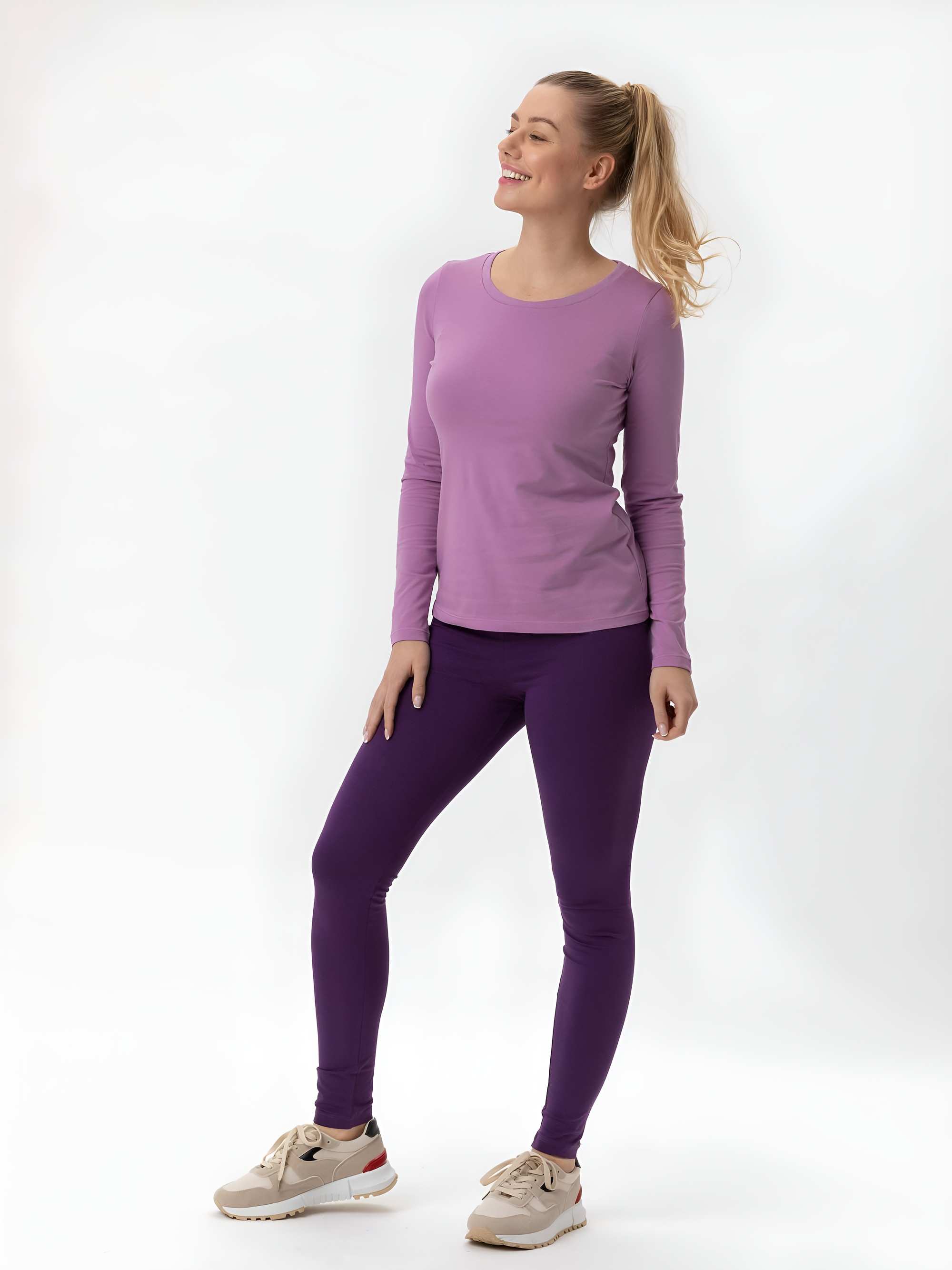 Fioletowe legginsy z gumką w pasie