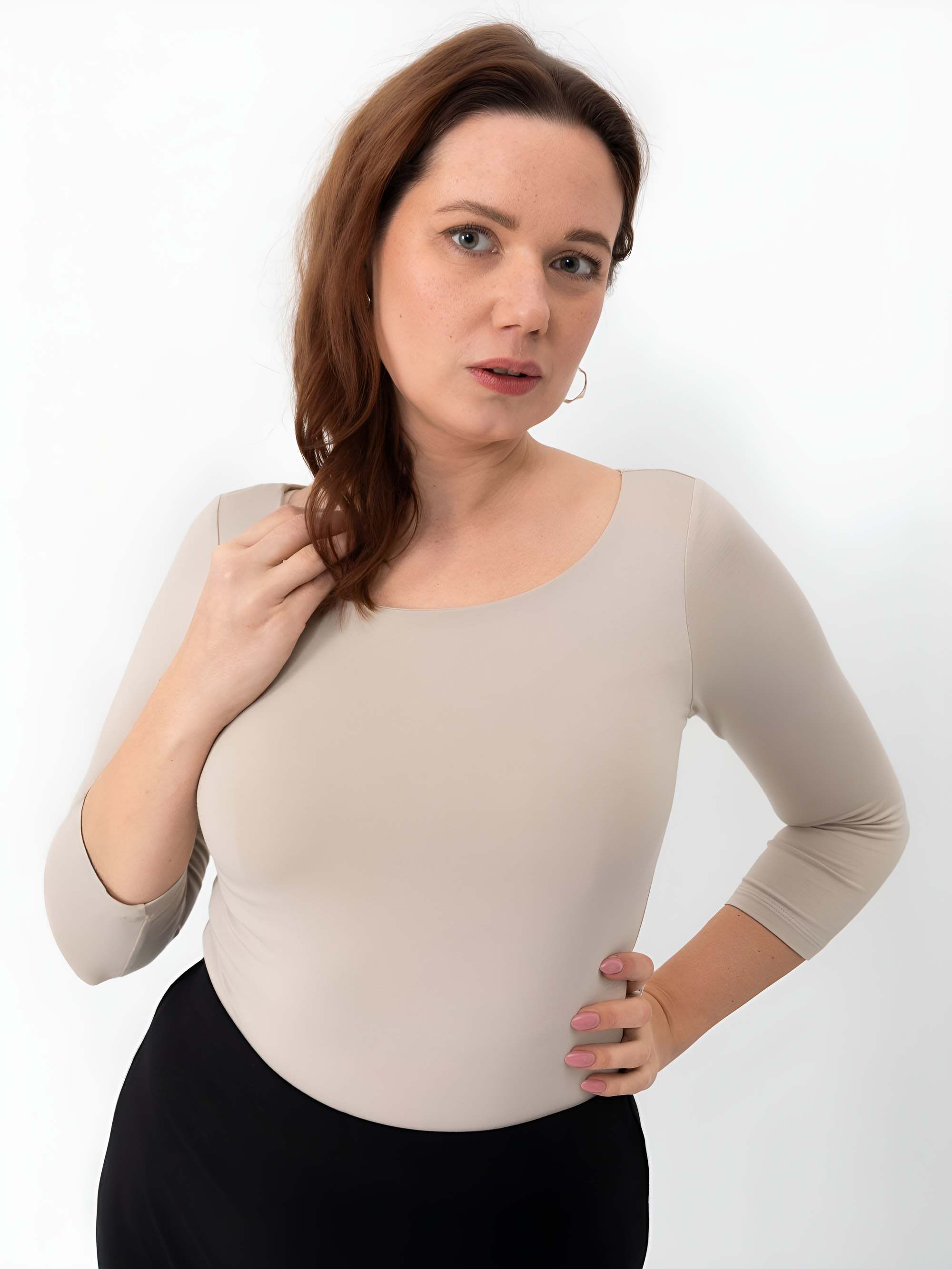 Jasnobeżowe body z rękawem 3/4 damskie
