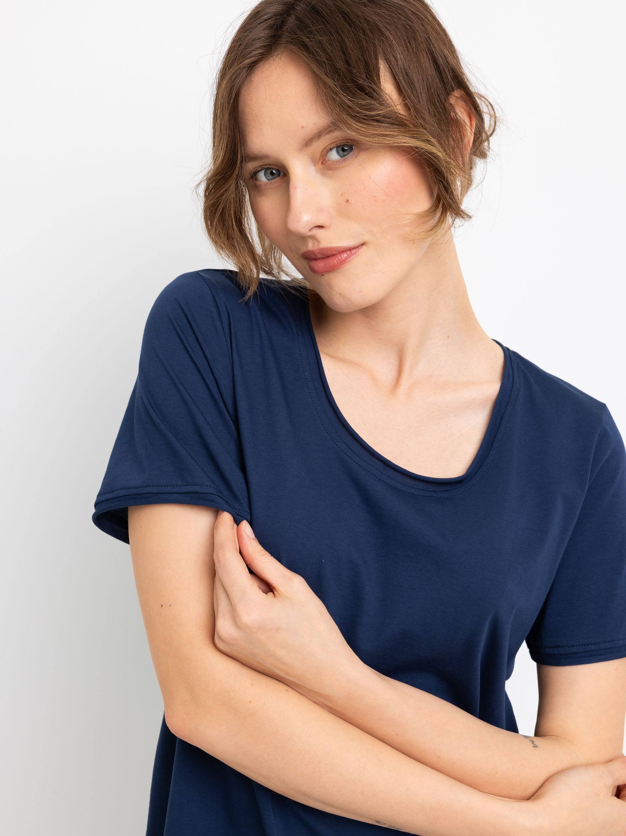 Granatowy T-shirt z cienkiej dzianiny damski