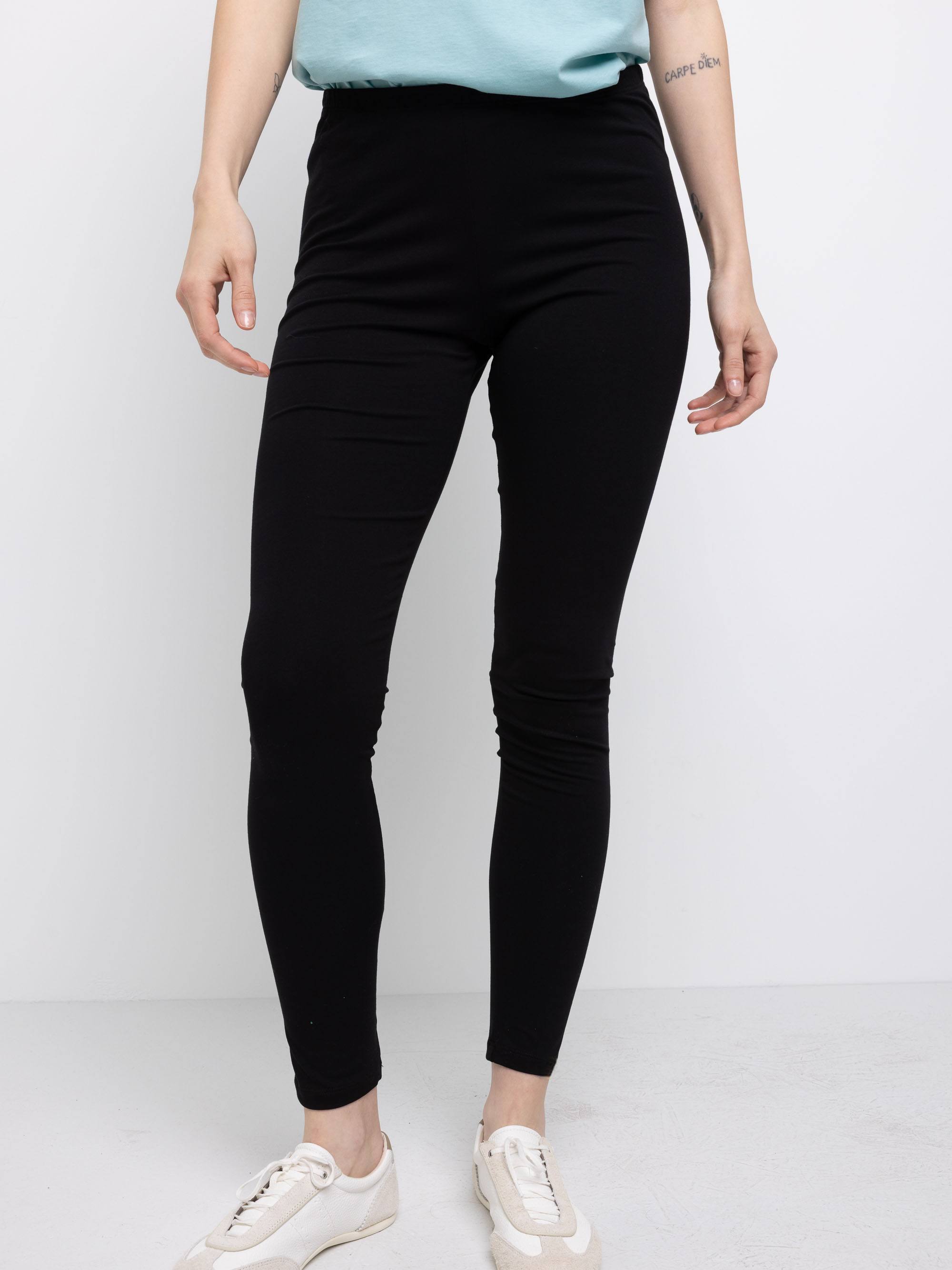 Czarne legginsy z gumką w pasie