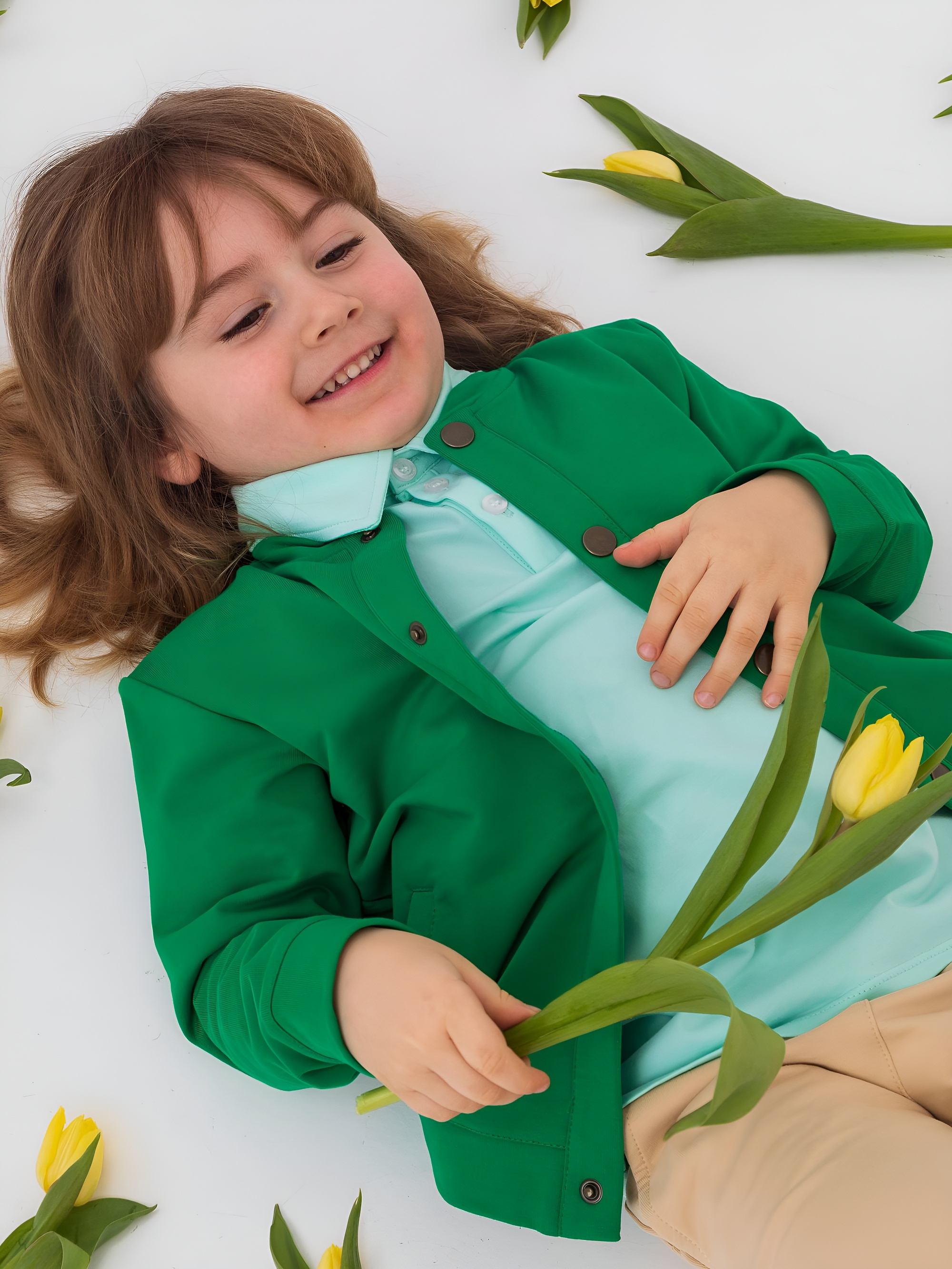 Zielona bluza bomber z kieszeniami