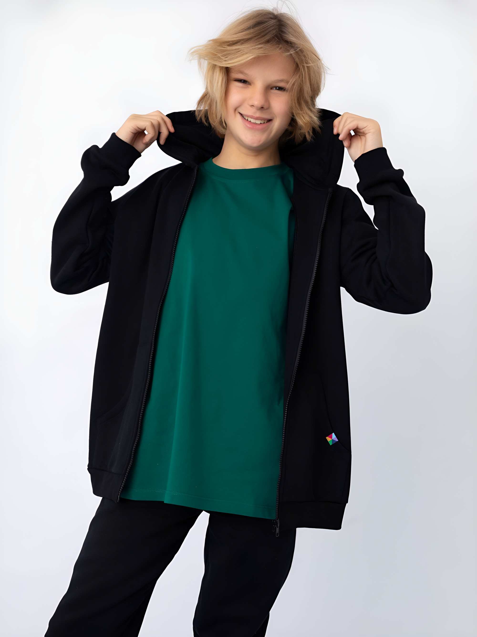 Czarna bluza rozpinana z meszkiem Junior