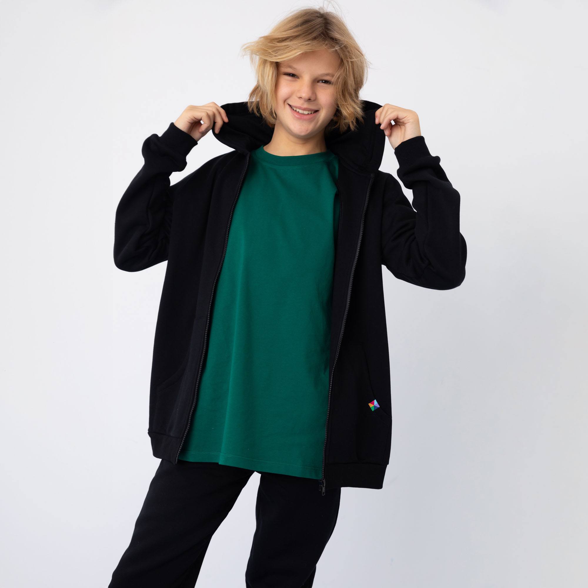 Czarna bluza rozpinana z meszkiem Junior
