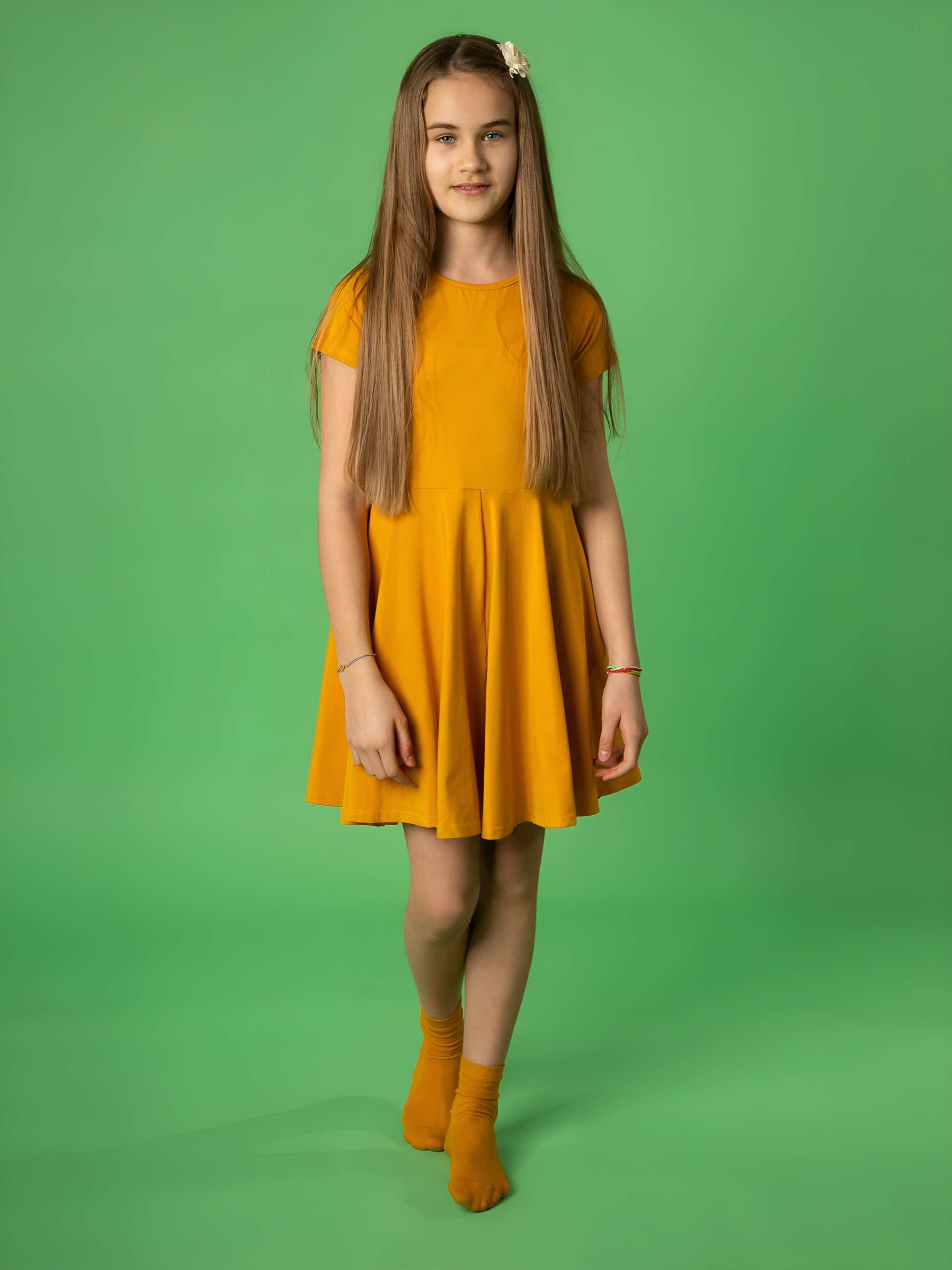 Musztardowa sukienka z krótkim rękawem Junior