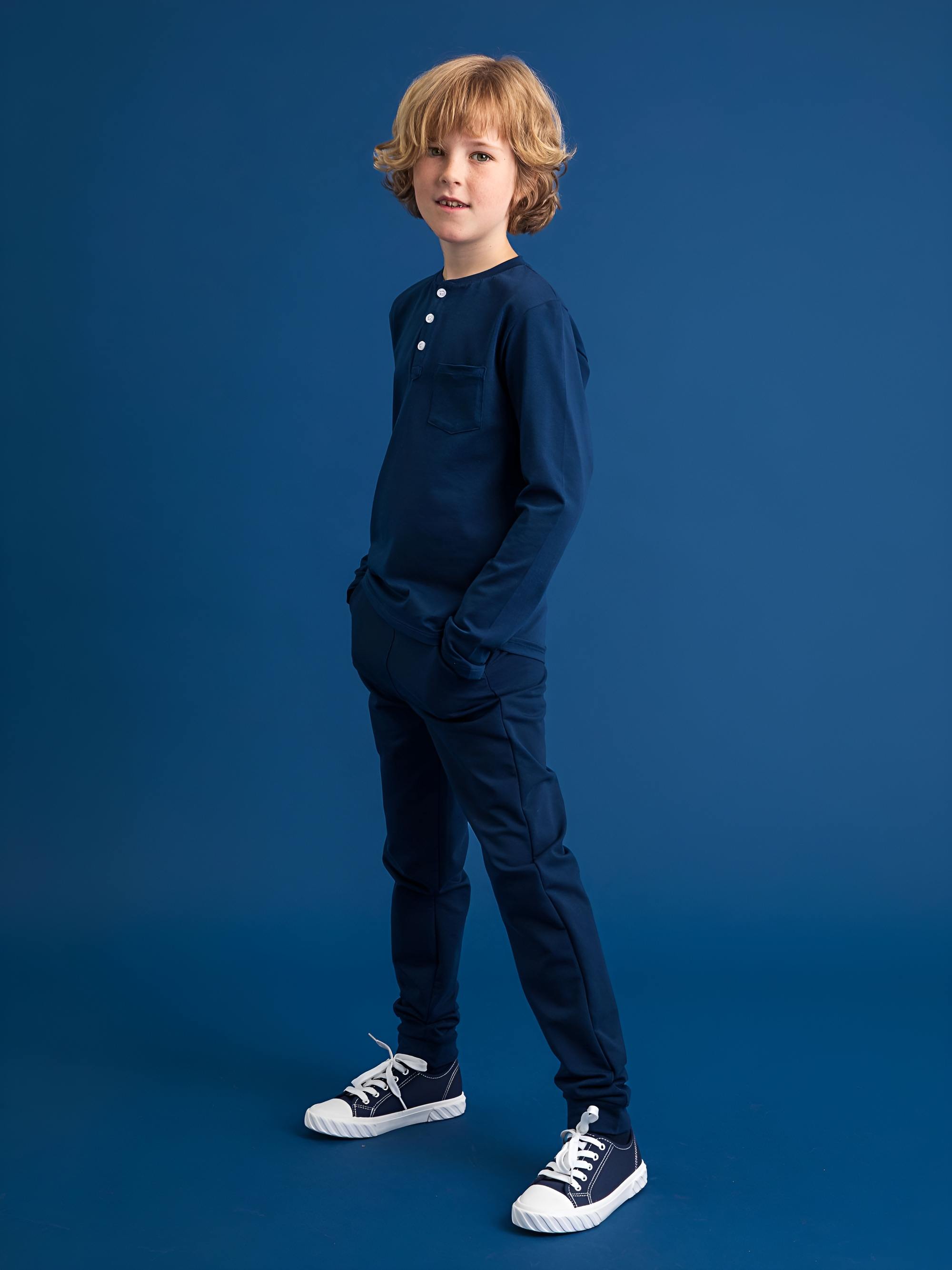 Granatowa koszulka henley