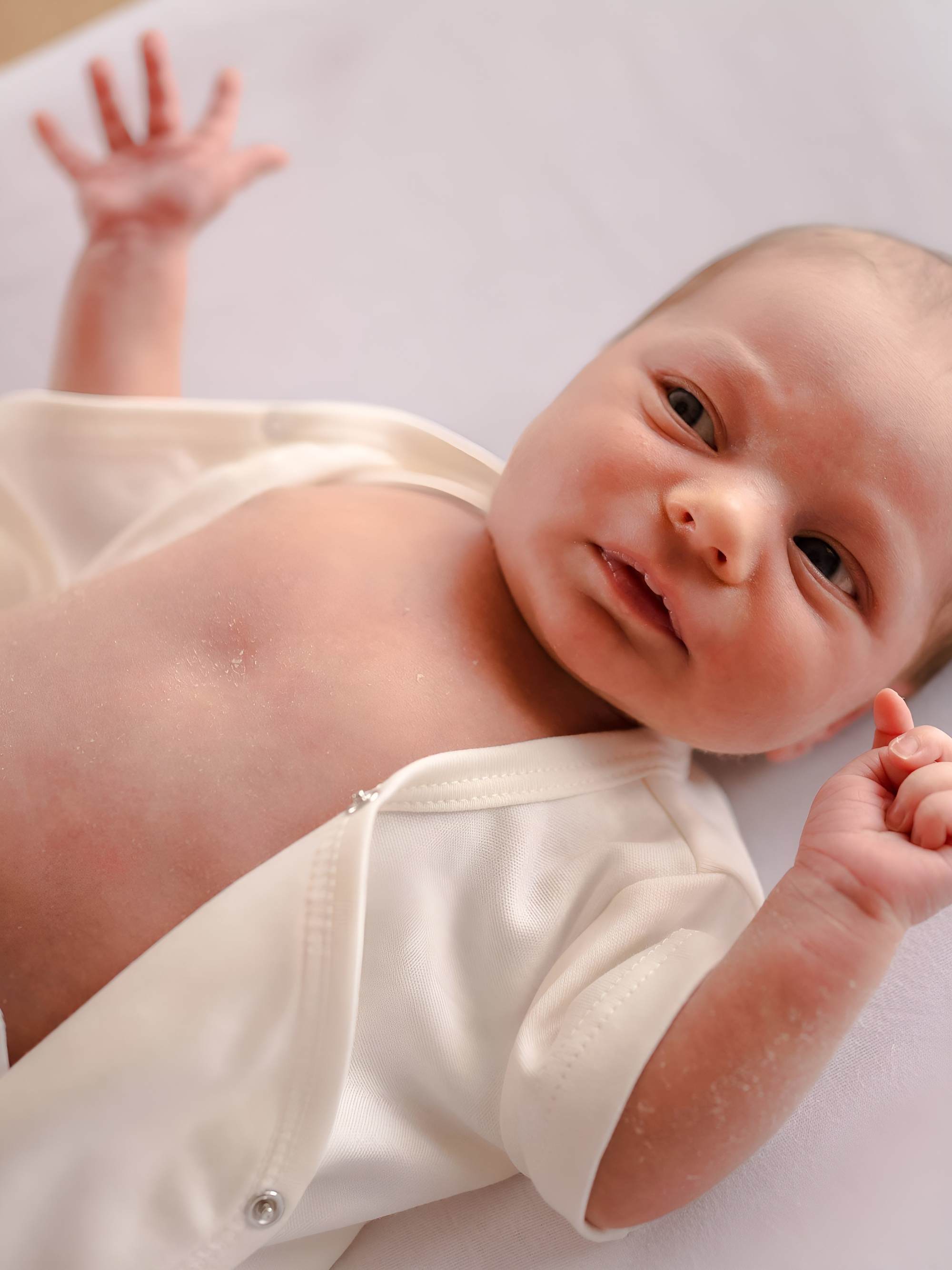 Ecru body kopertowe krótki rękaw dla noworodka
