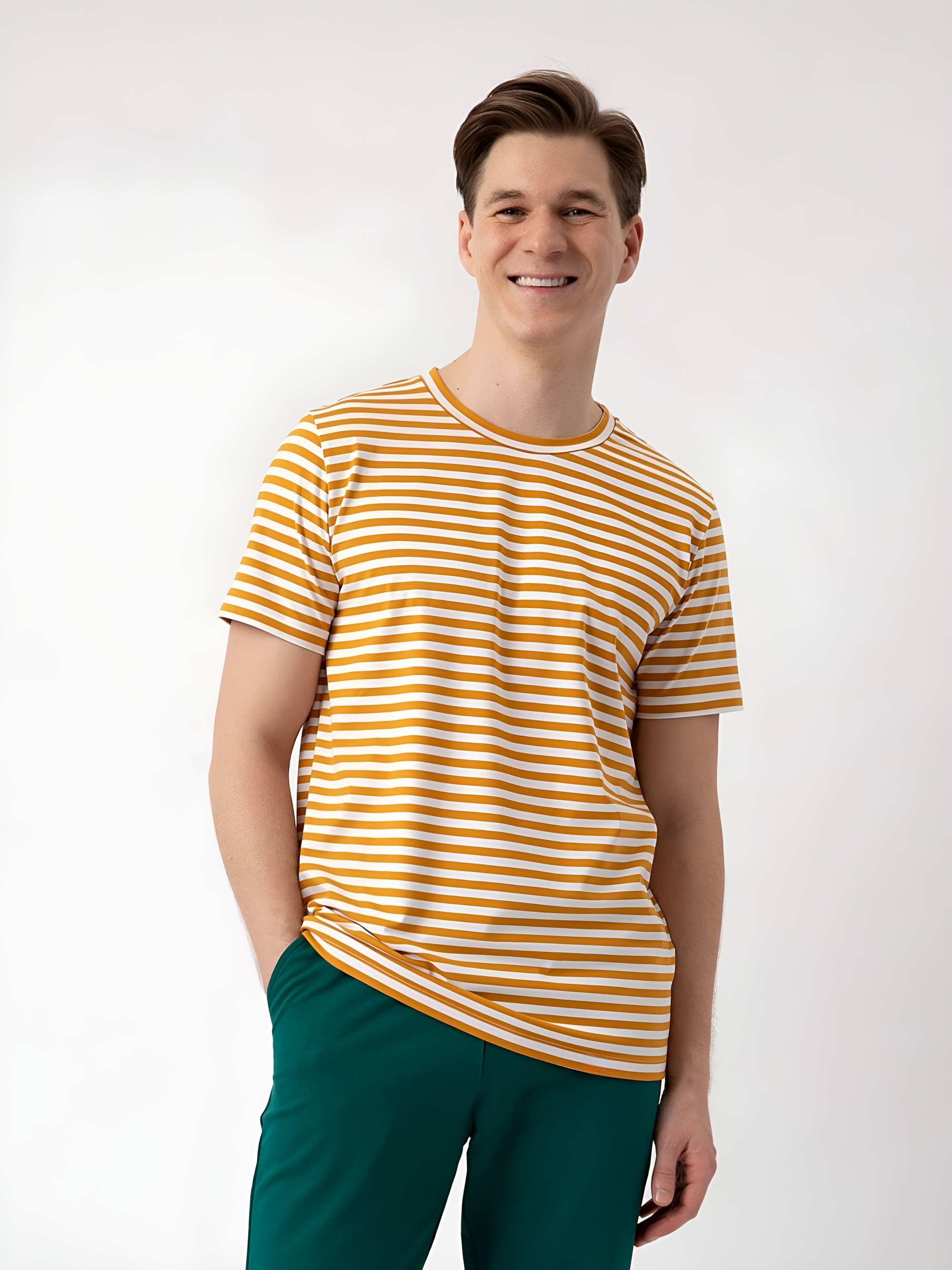 Musztardowy T-shirt męski w paski