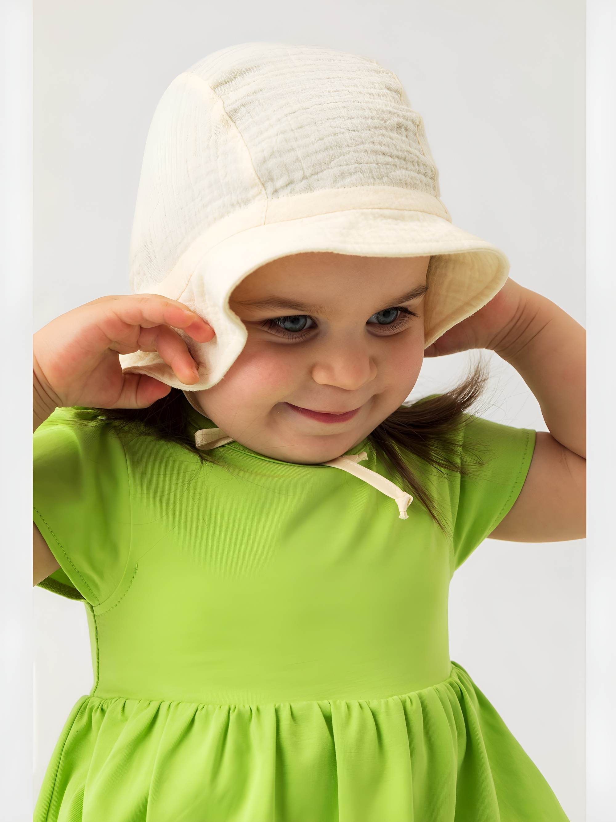 Ecru muslin hat with strings Baby