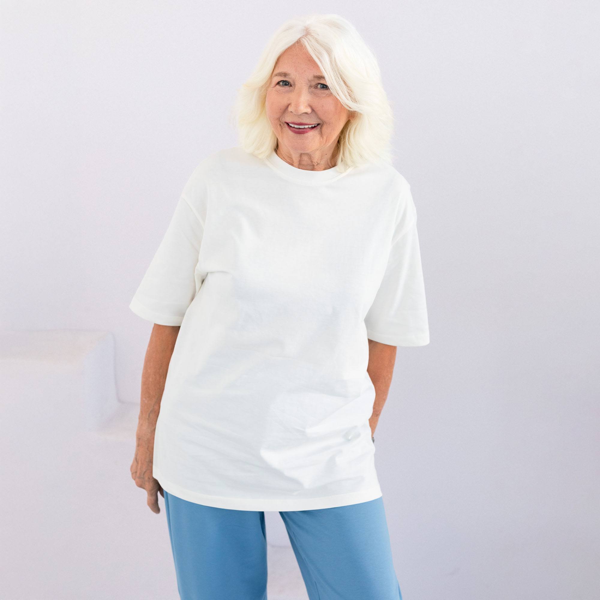 Śmietankowy T-shirt oversize damski