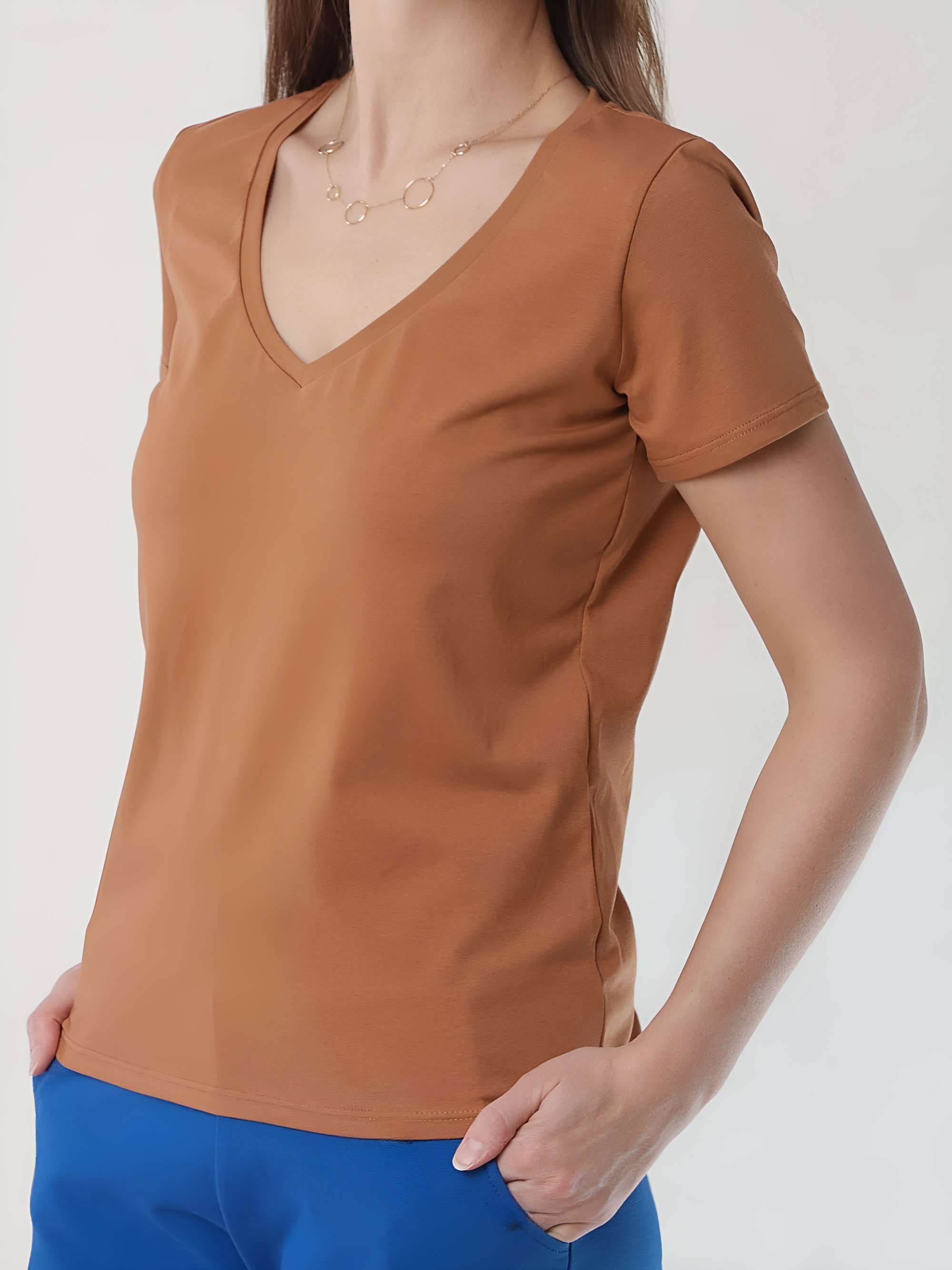 Karmelowy T-shirt damski