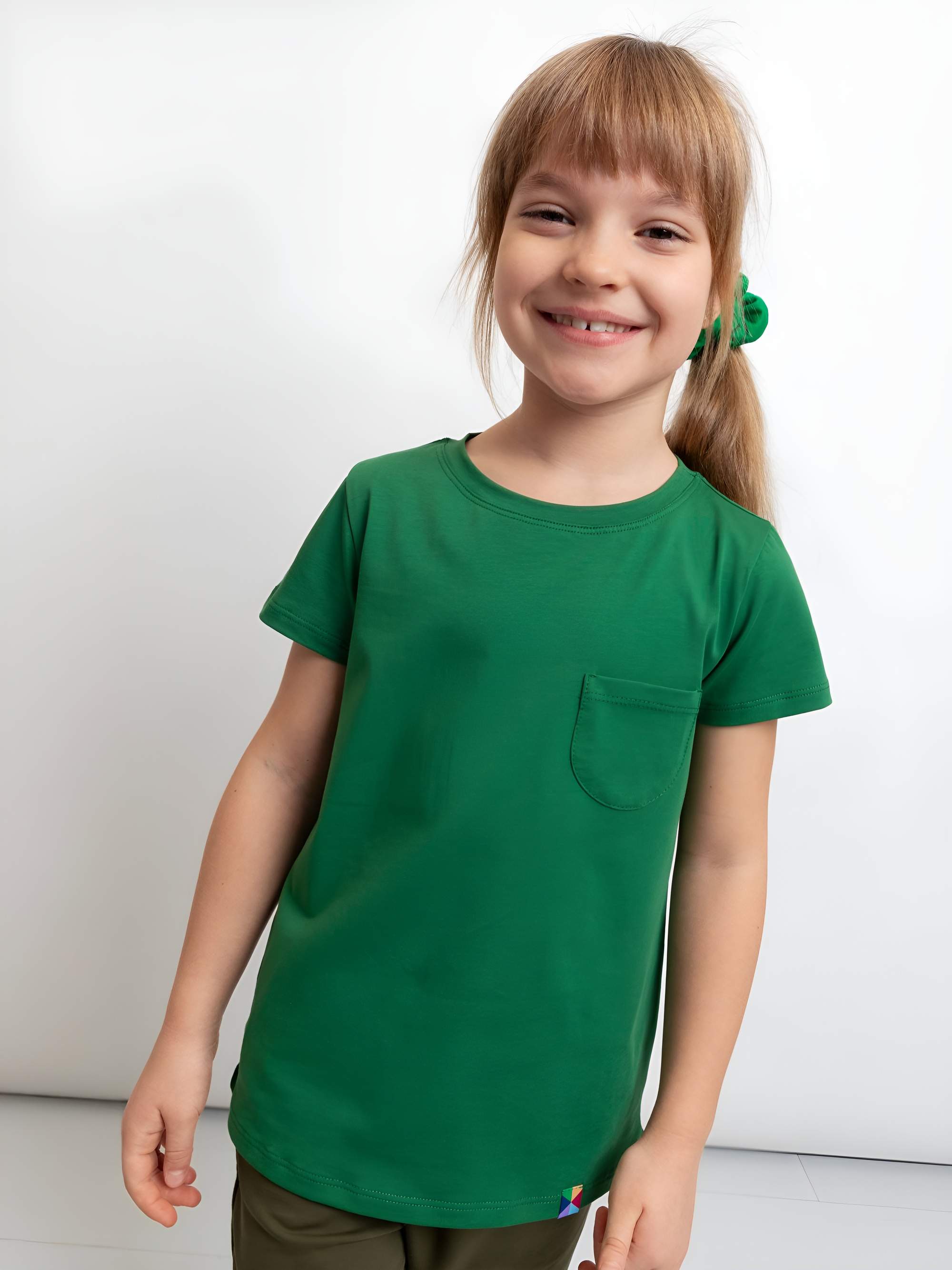 Ciemnozielony T-shirt z kieszonką