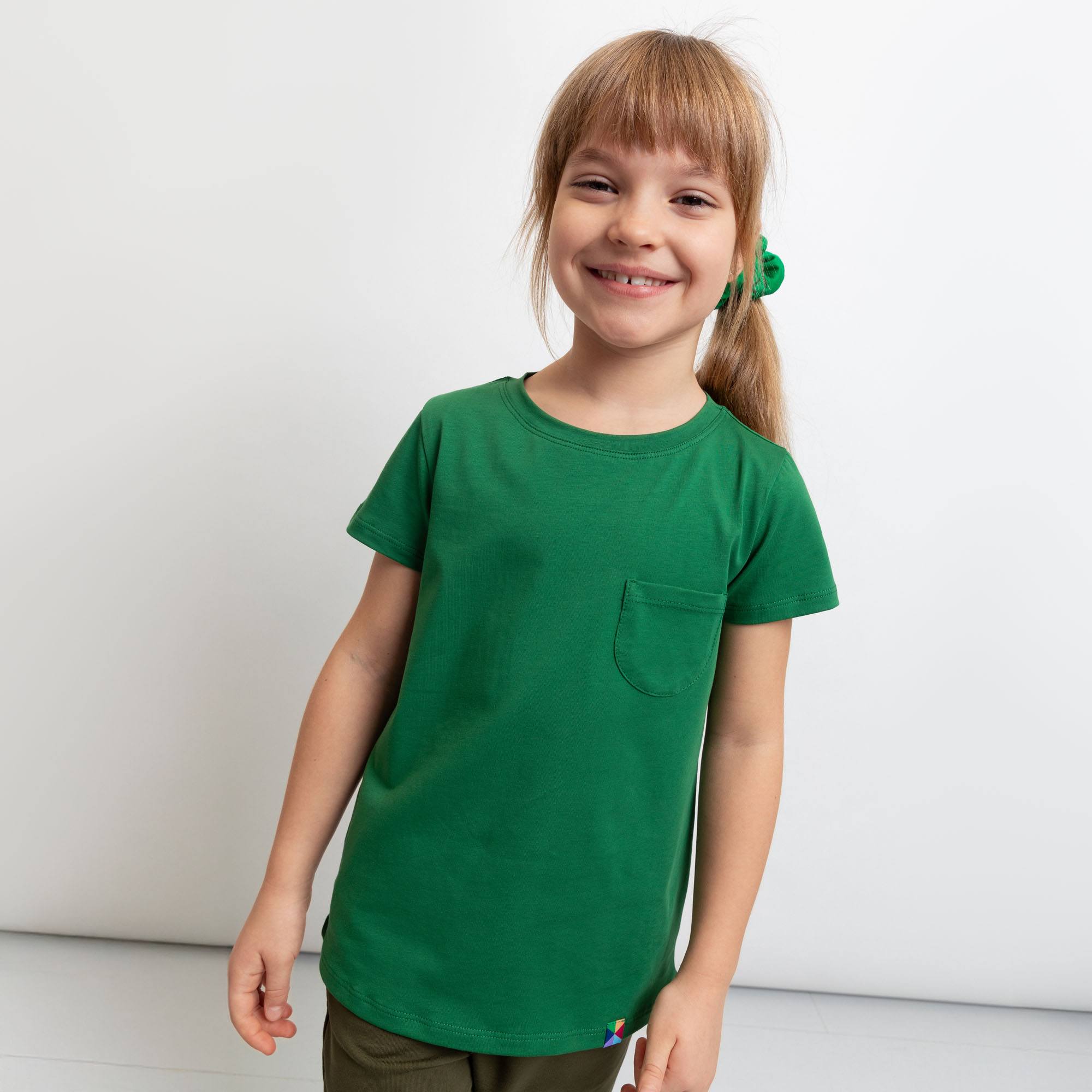 Ciemnozielony T-shirt z kieszonką