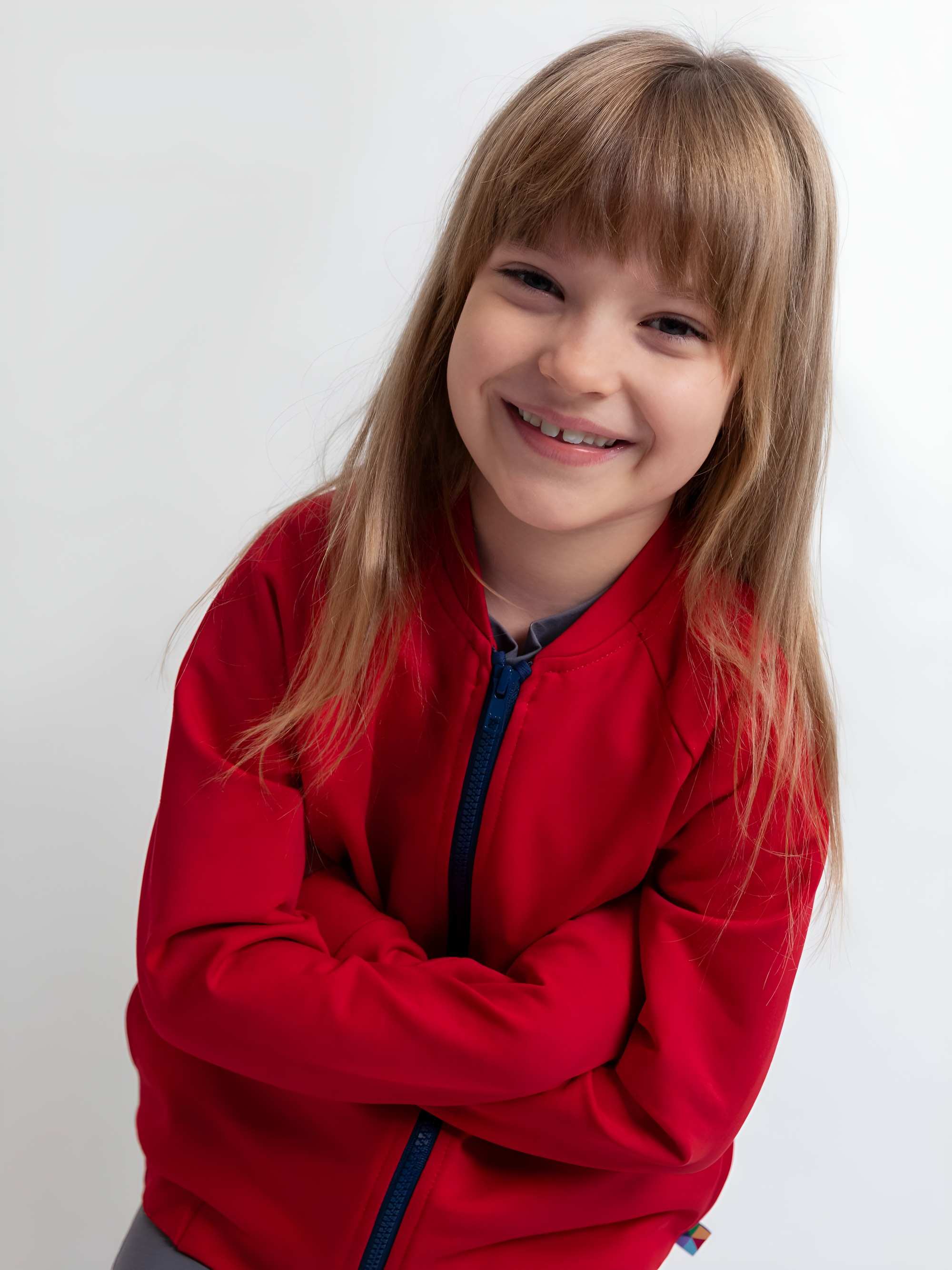 Czerwona bluza na zamek