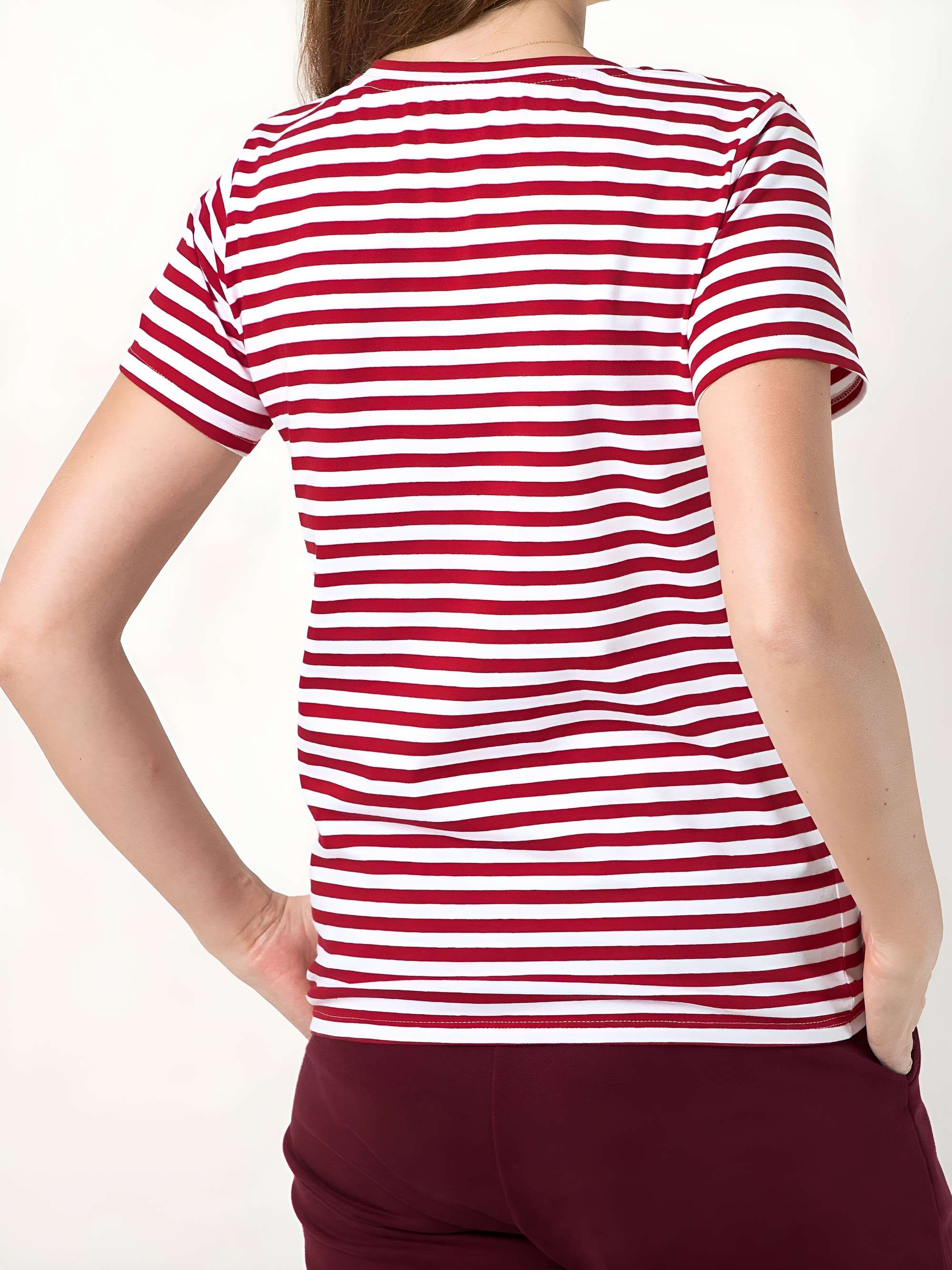 Czerwony T-shirt damski w paski