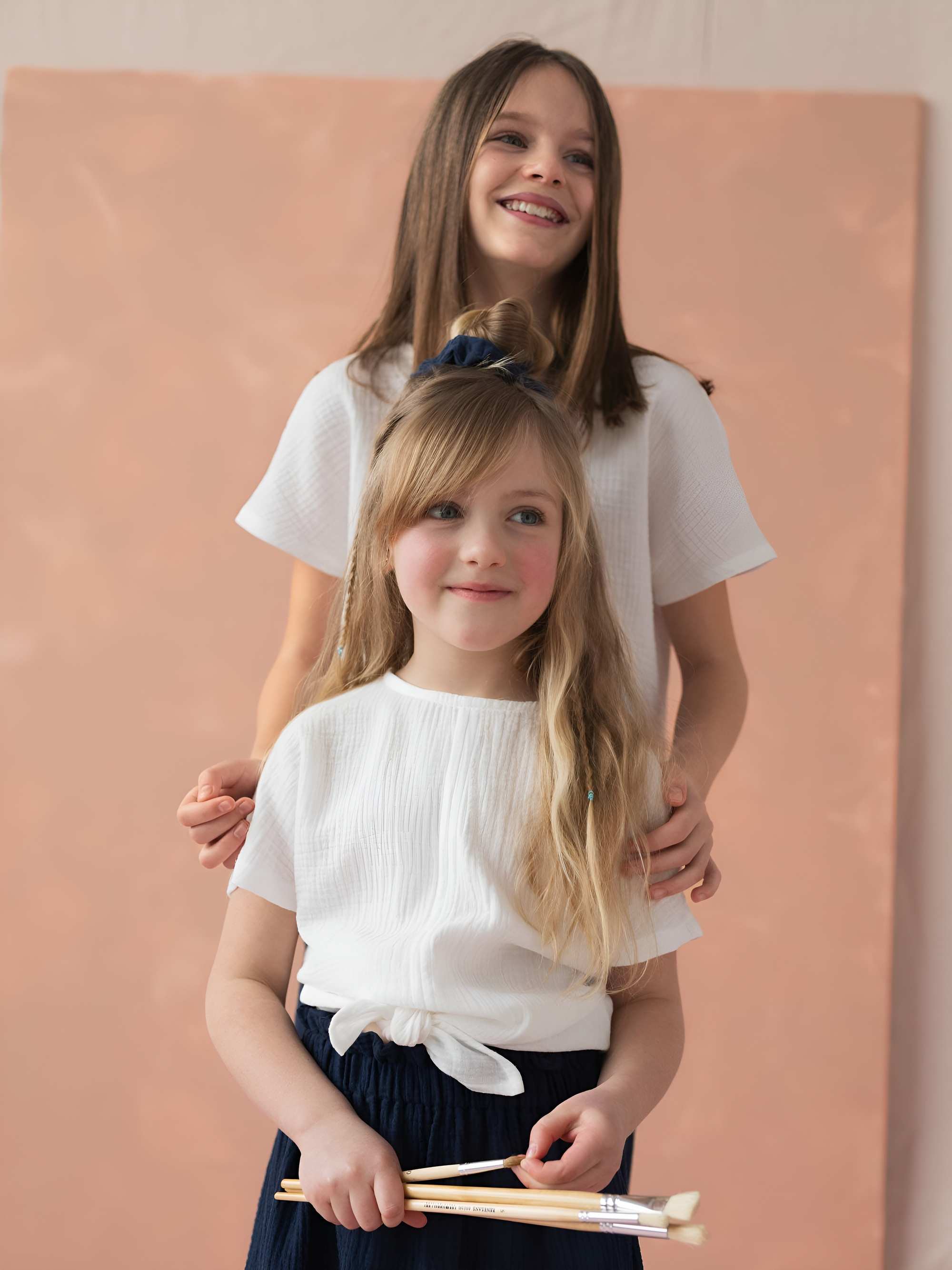 Biała koszulka muślinowa Junior