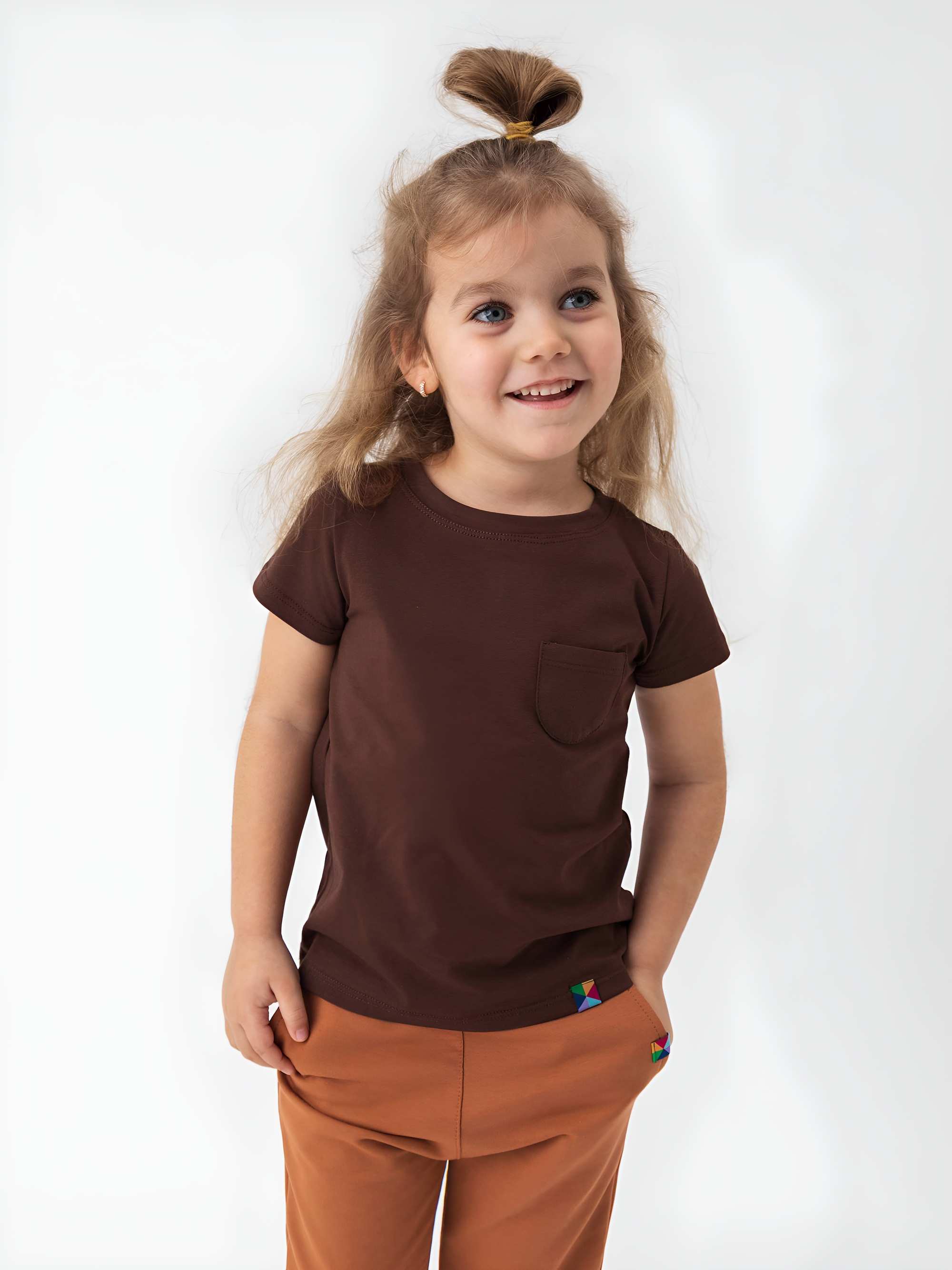 Brązowy T-shirt z kieszonką