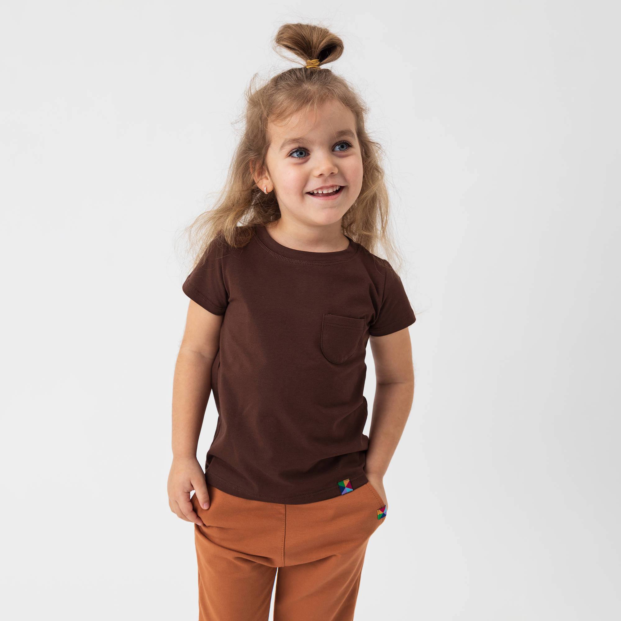 Brązowy T-shirt z kieszonką