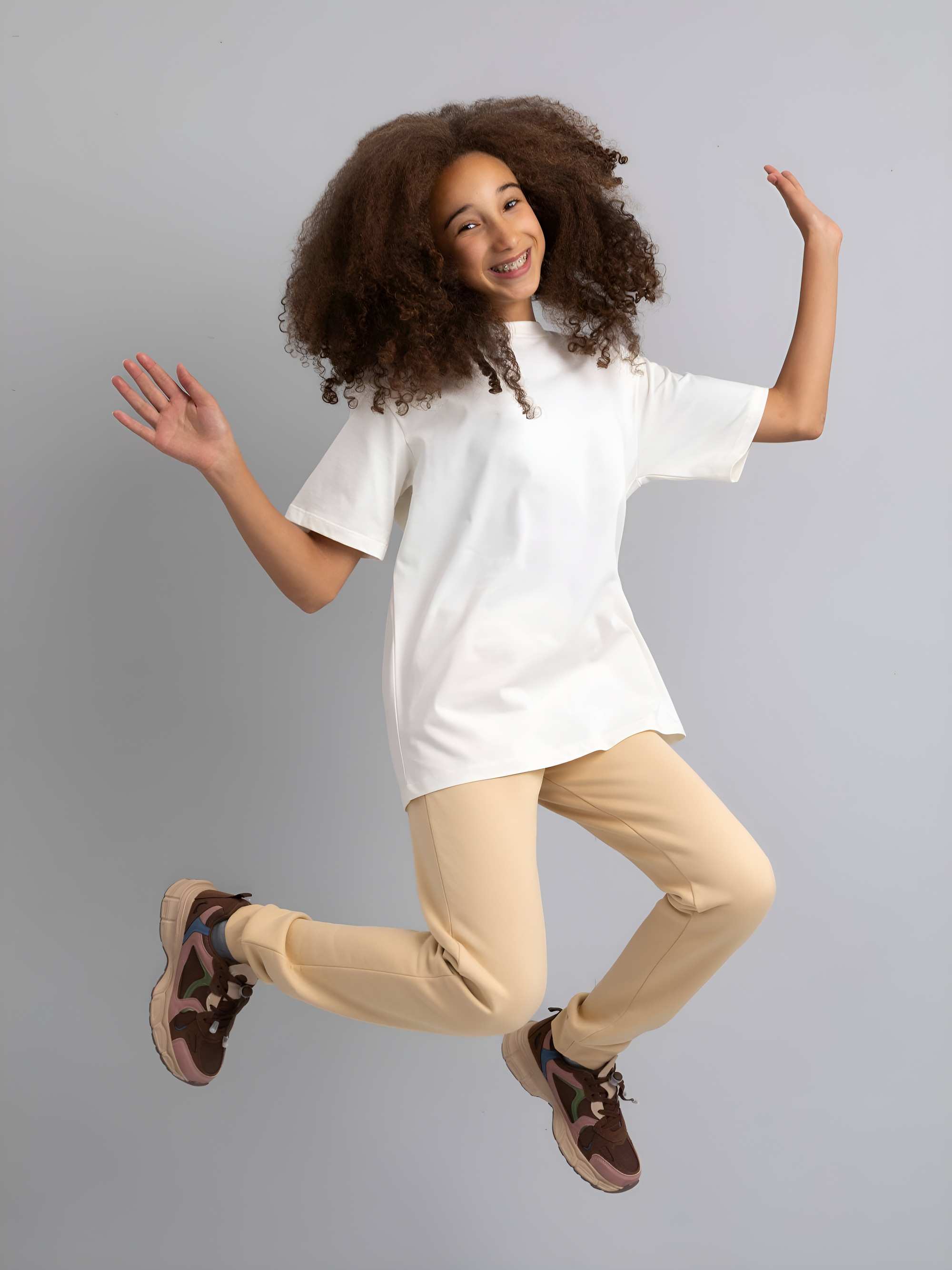 Śmietankowy T-shirt oversize