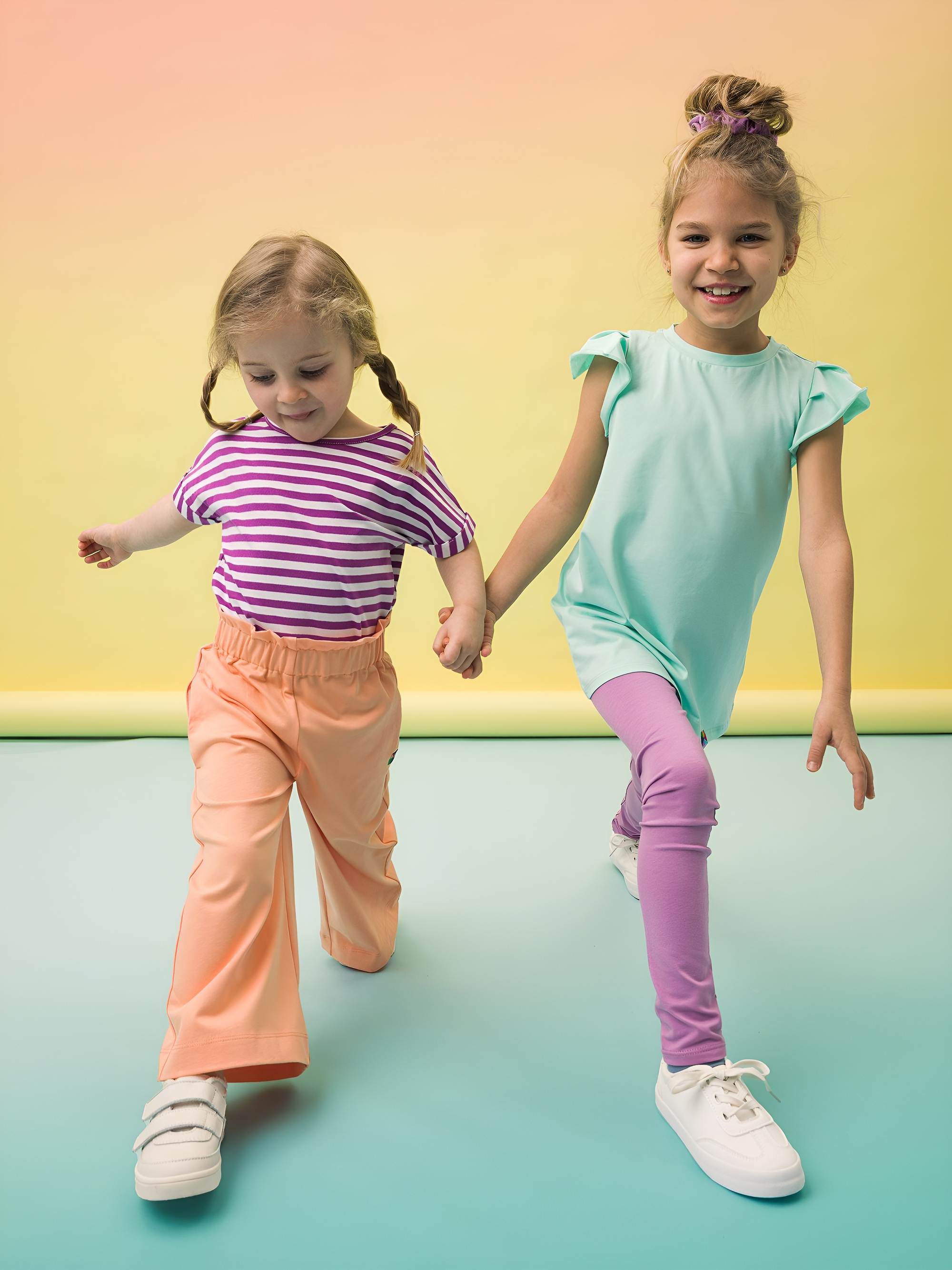 Jasnofioletowe legginsy