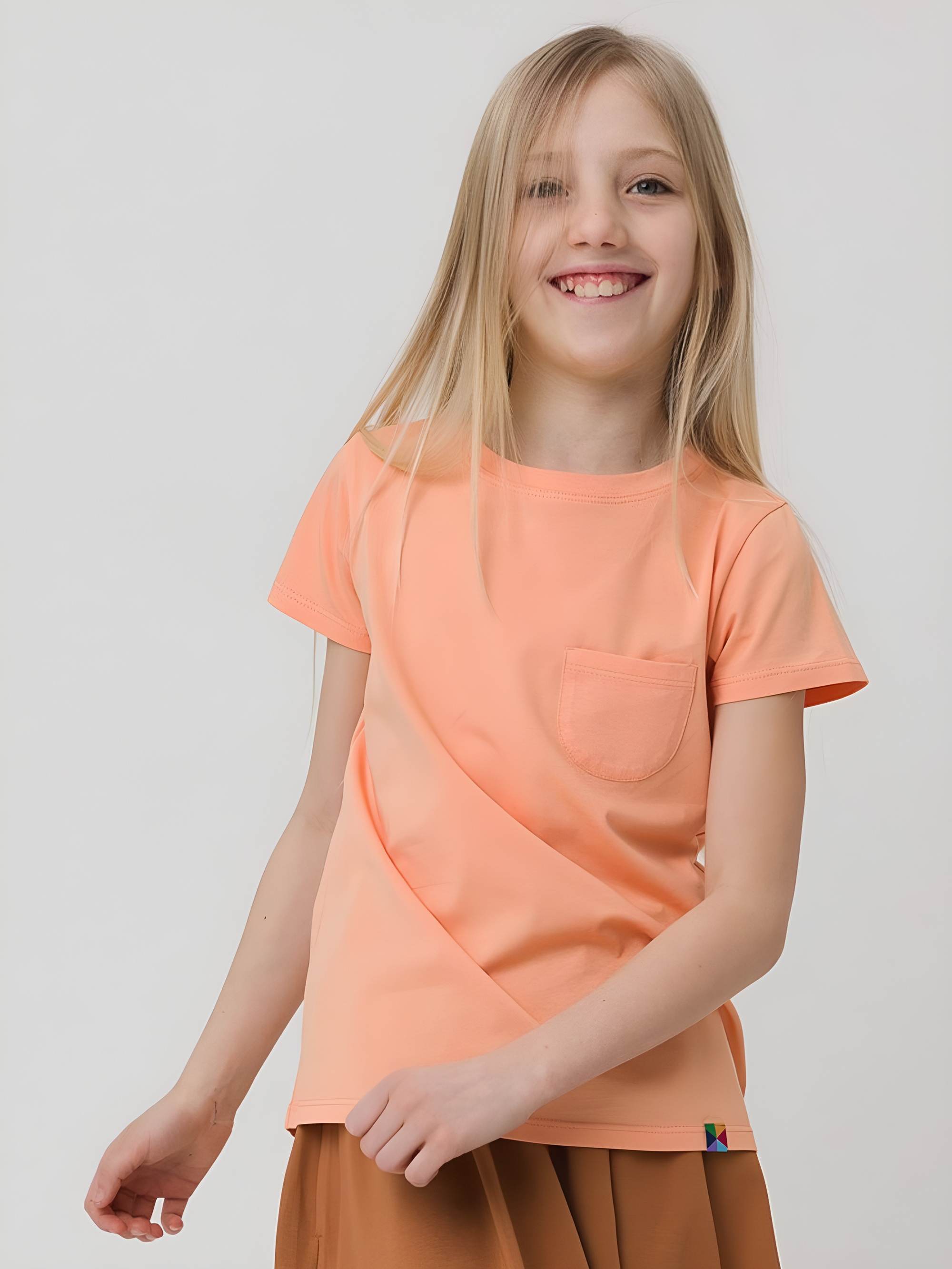 Morelowy t-shirt z kieszonką