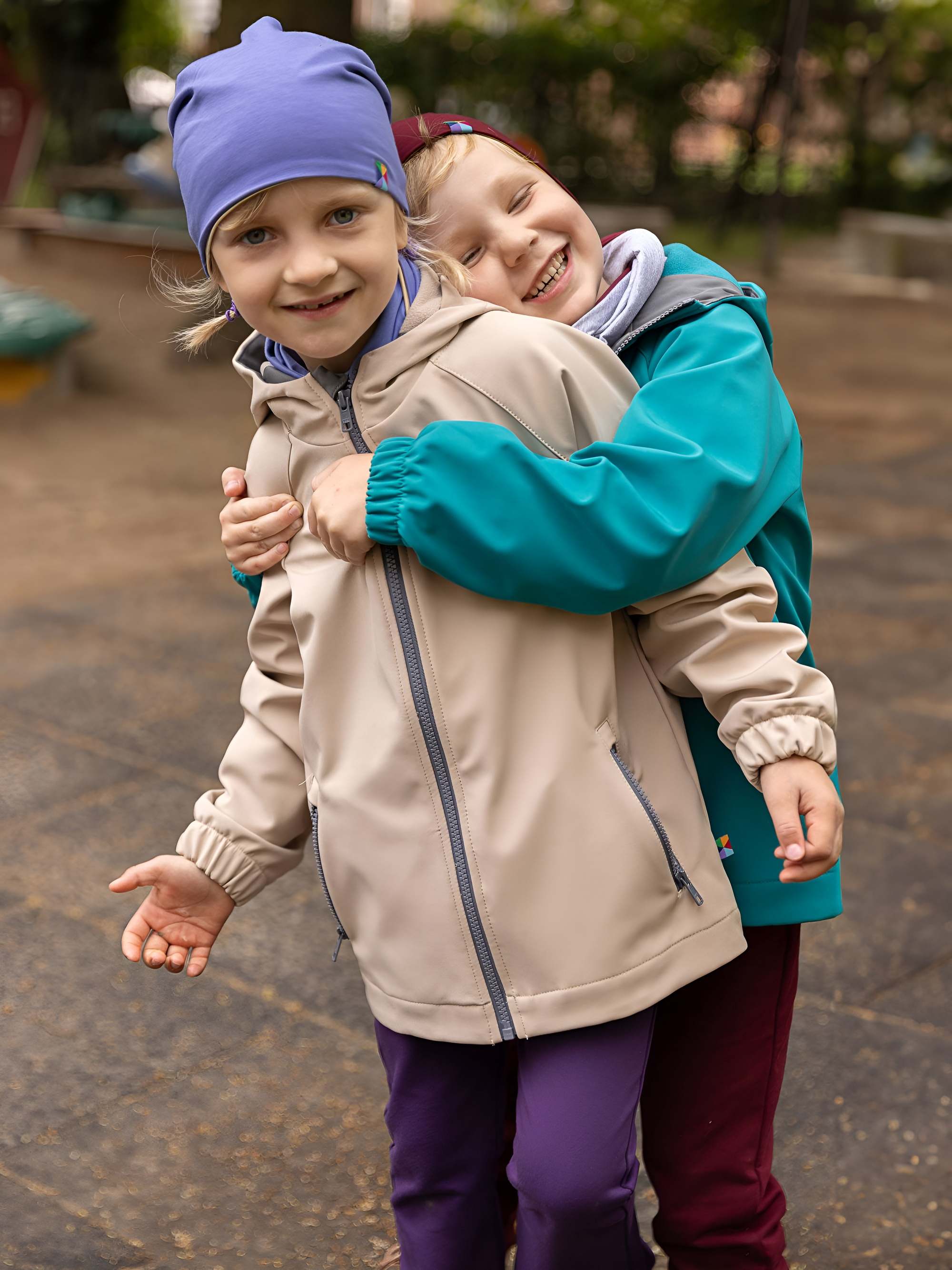 Beżowa kurtka softshell