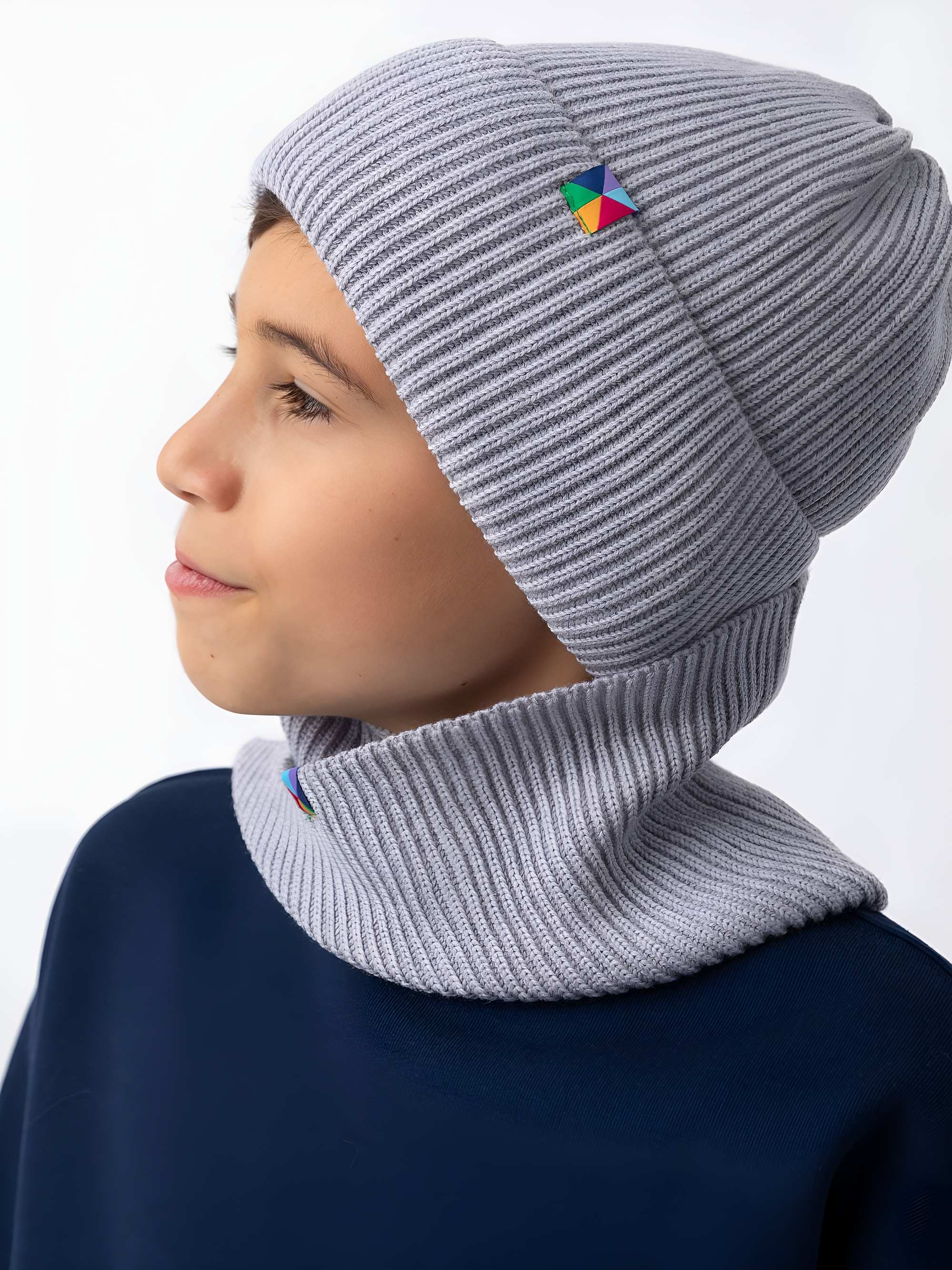 Szara czapka z wełny merino