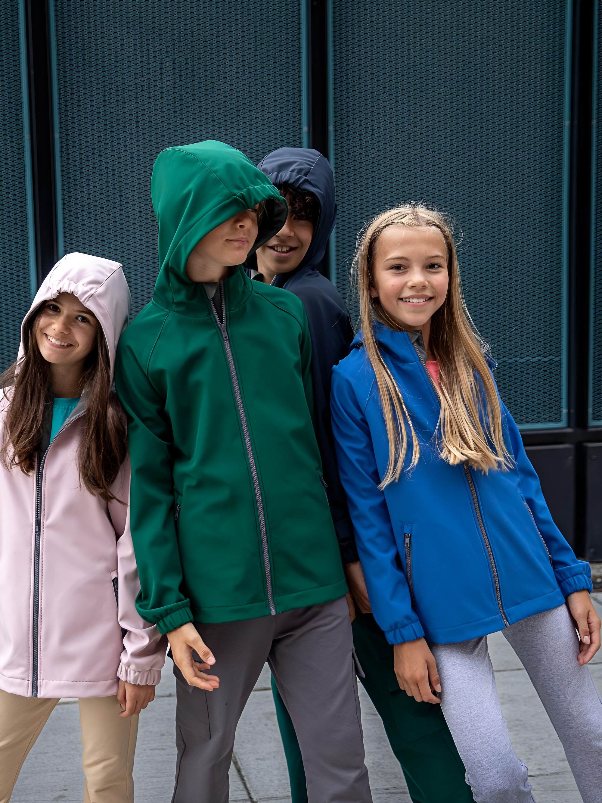 Butelkowozielona kurtka softshell Junior